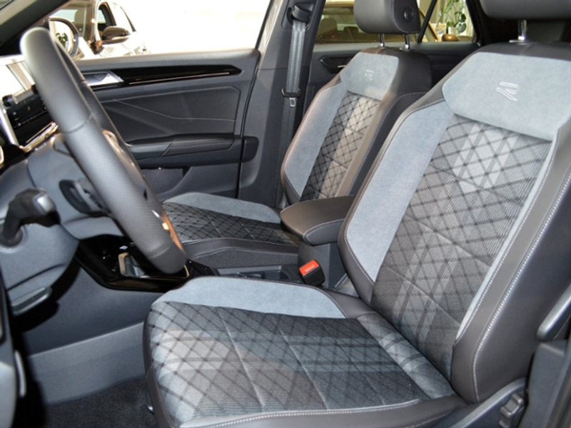 Volkswagen T-Roc 1,5 TSI DSG R-Line LED KAMERA 18" — photo 6