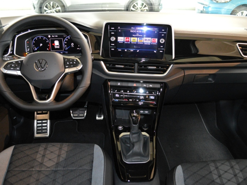 Volkswagen T-Roc 1,5 TSI DSG R-Line LED KAMERA 18" — photo 2