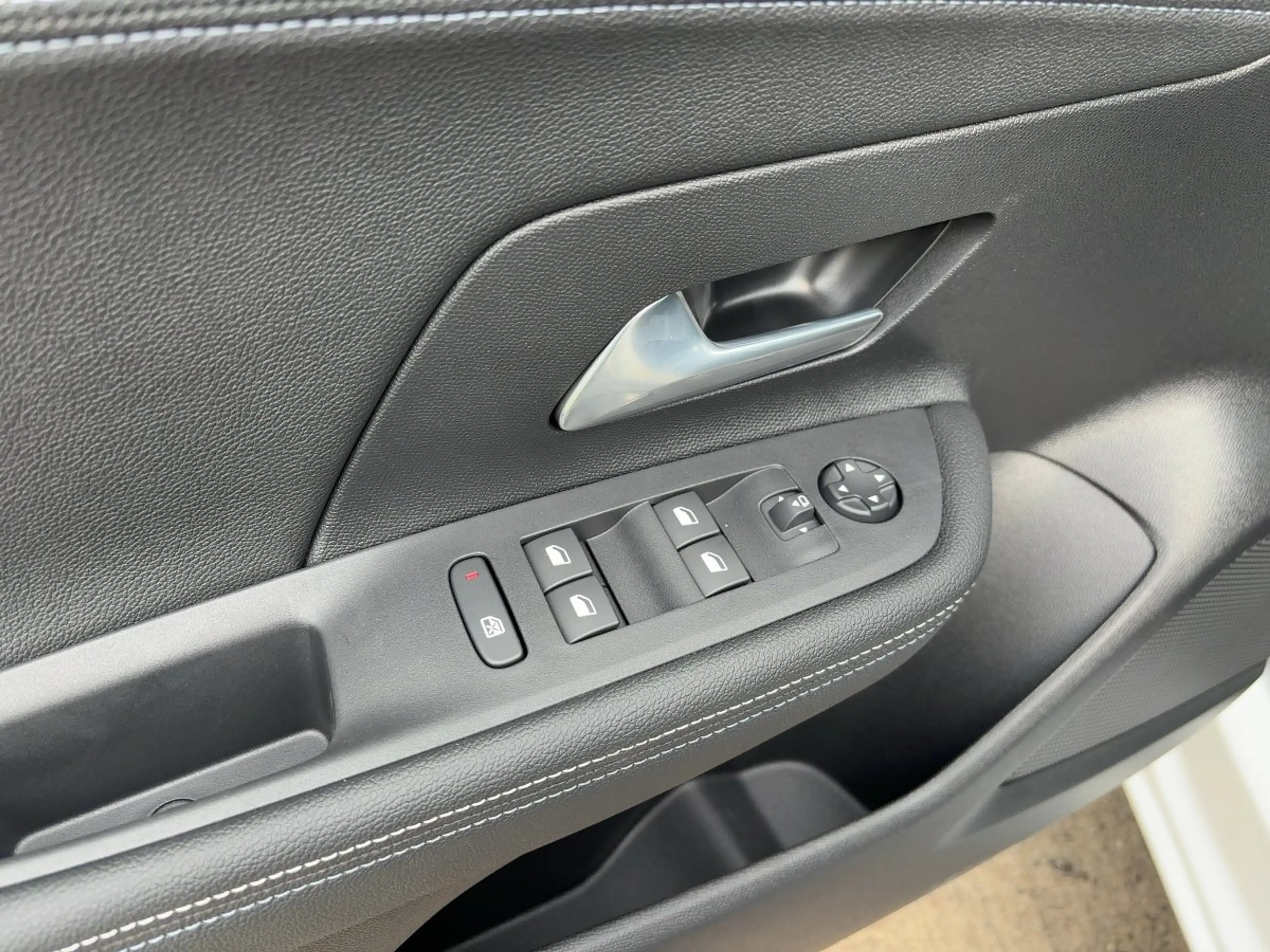 Opel Mokka Ultimate. Hybrid eDCT ACC CAM LED NAVI TWA — photo 15