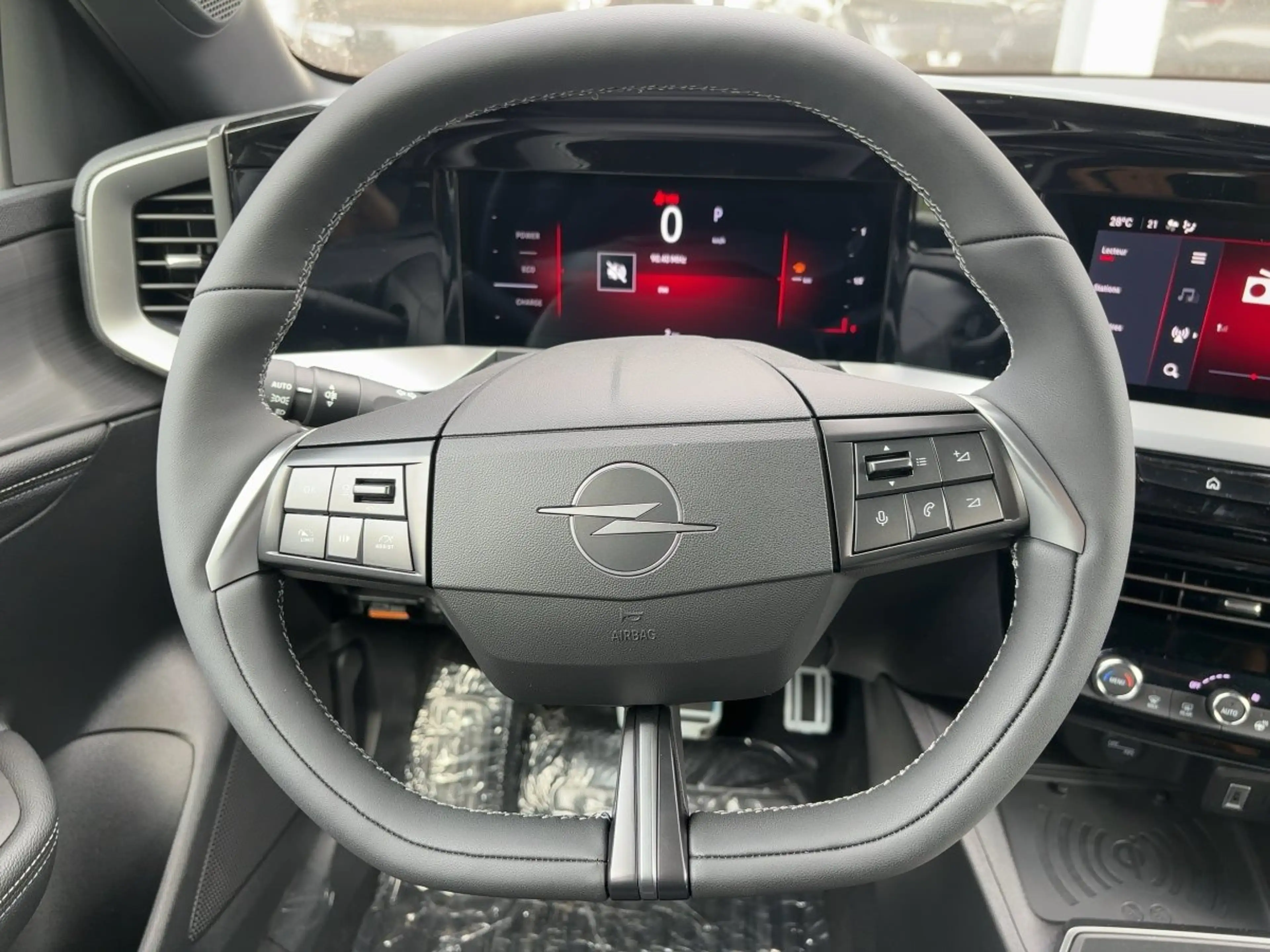 Opel Mokka Ultimate. Hybrid eDCT ACC CAM LED NAVI TWA — photo 12