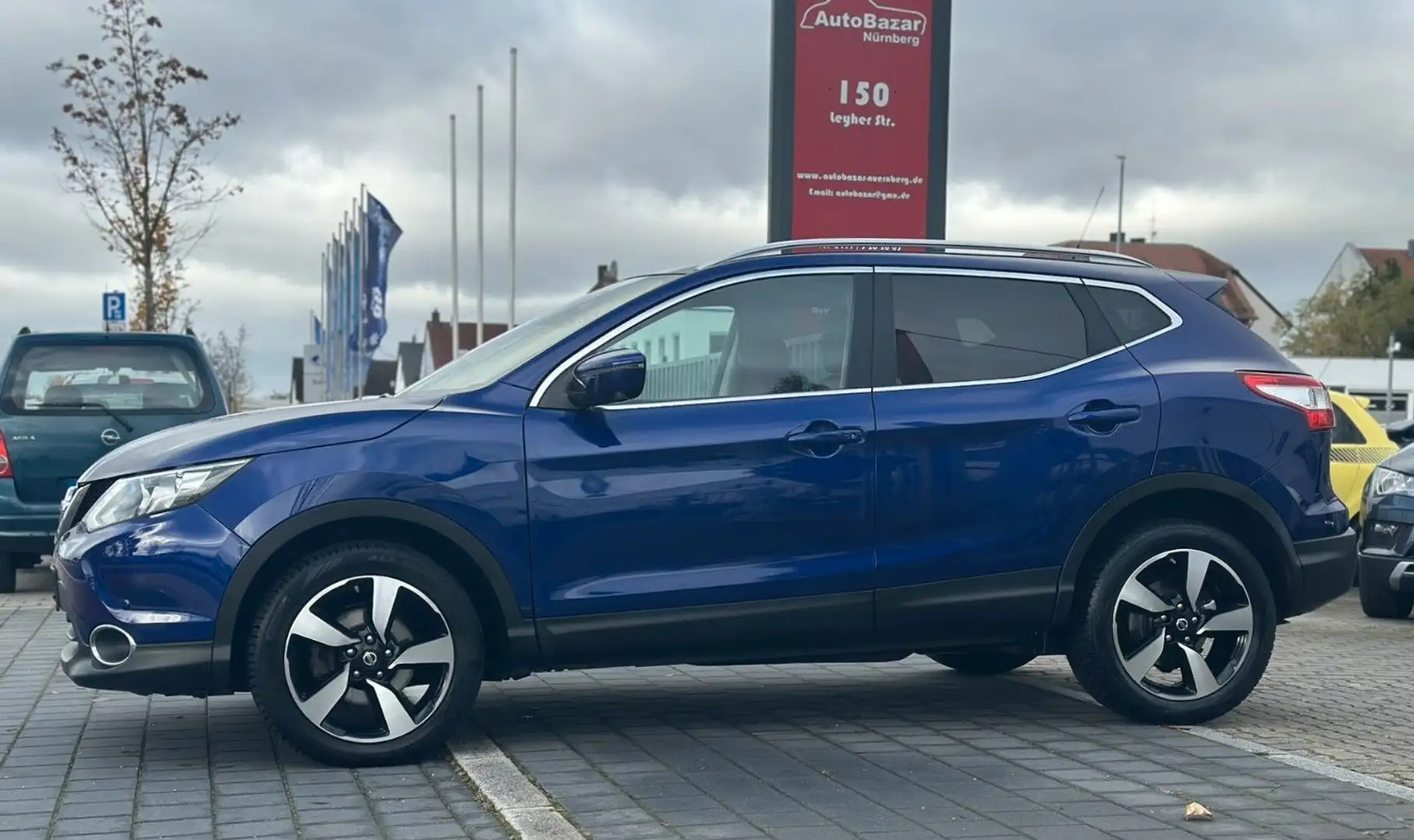 Nissan Qashqai 4x4 / Panorama / 360° Kamera Modrá - 2