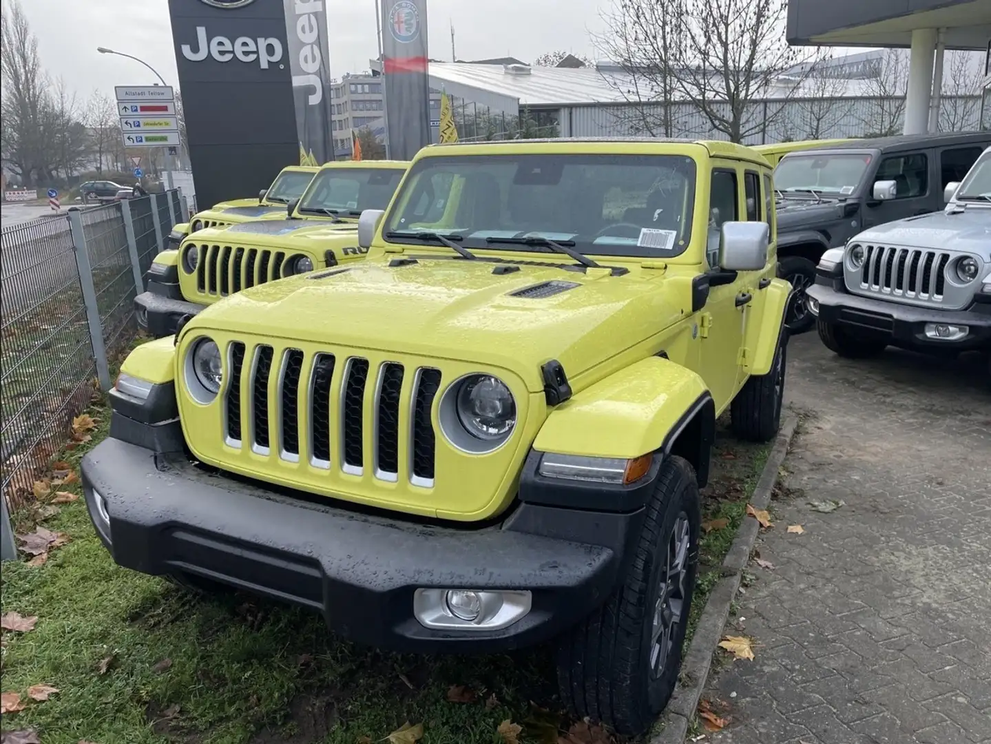 Jeep Wrangler Unlimited PHEV MY22 Sahara Gelb - 1