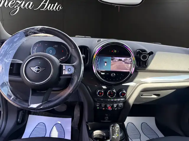 MINI Countryman view 8