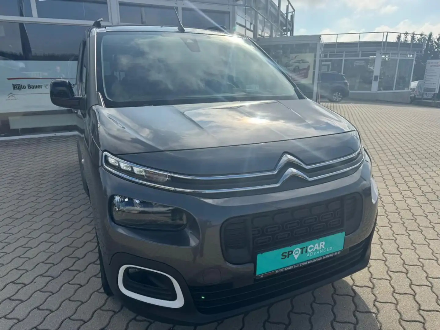 Citroen Berlingo M PureTech 130 EAT8 SHINE Grau - 1