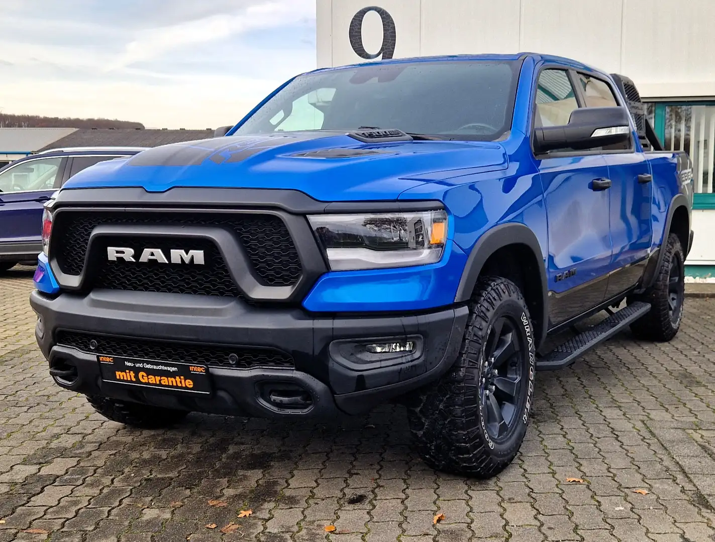 Dodge RAM Dodge RAM 1500 5.7 4x4 Crew REBEL Digitaltacho Blau - 2