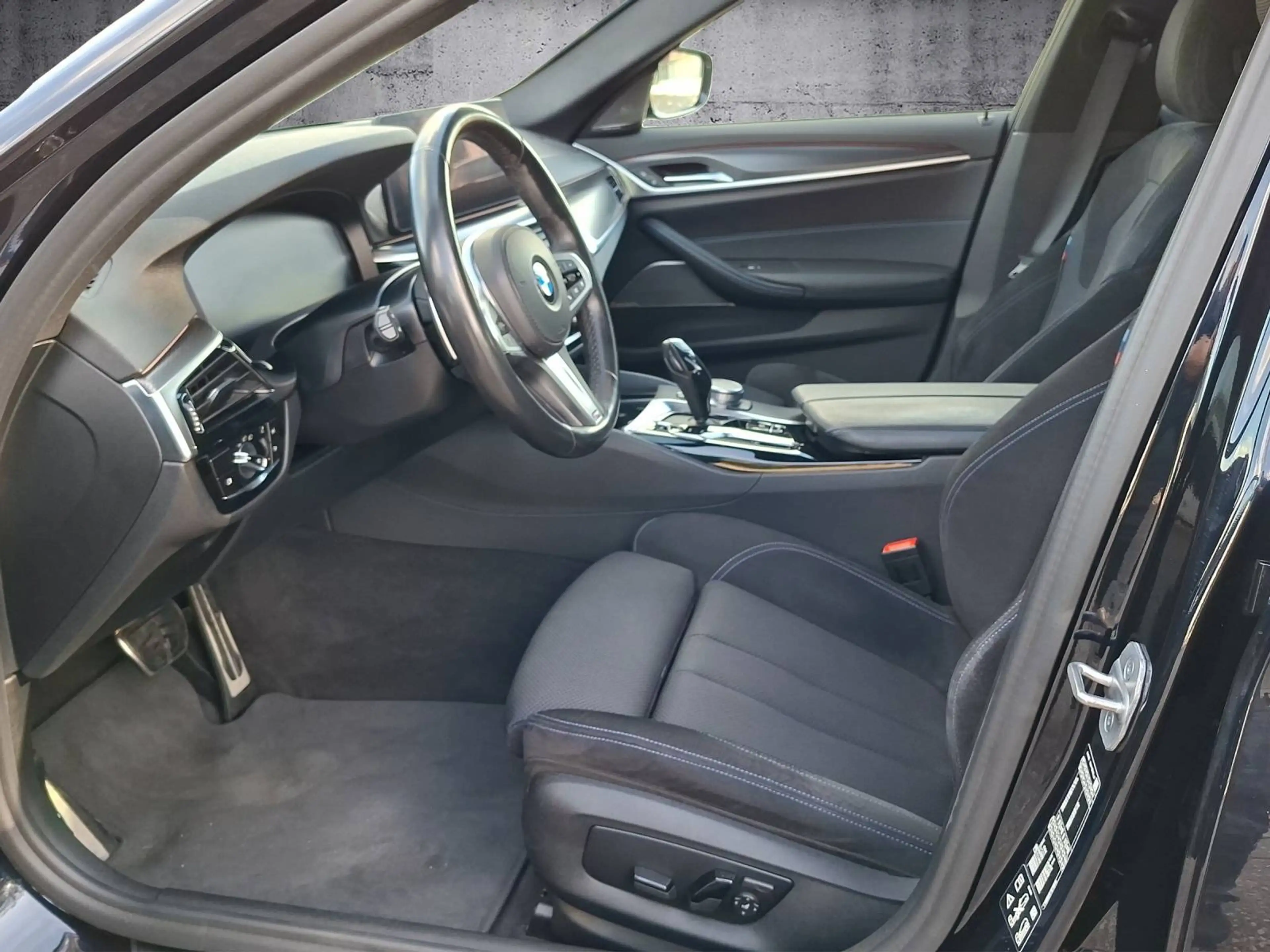 BMW 540 d xDrive M Sport/Laser/AHK/Head-Up — photo 9