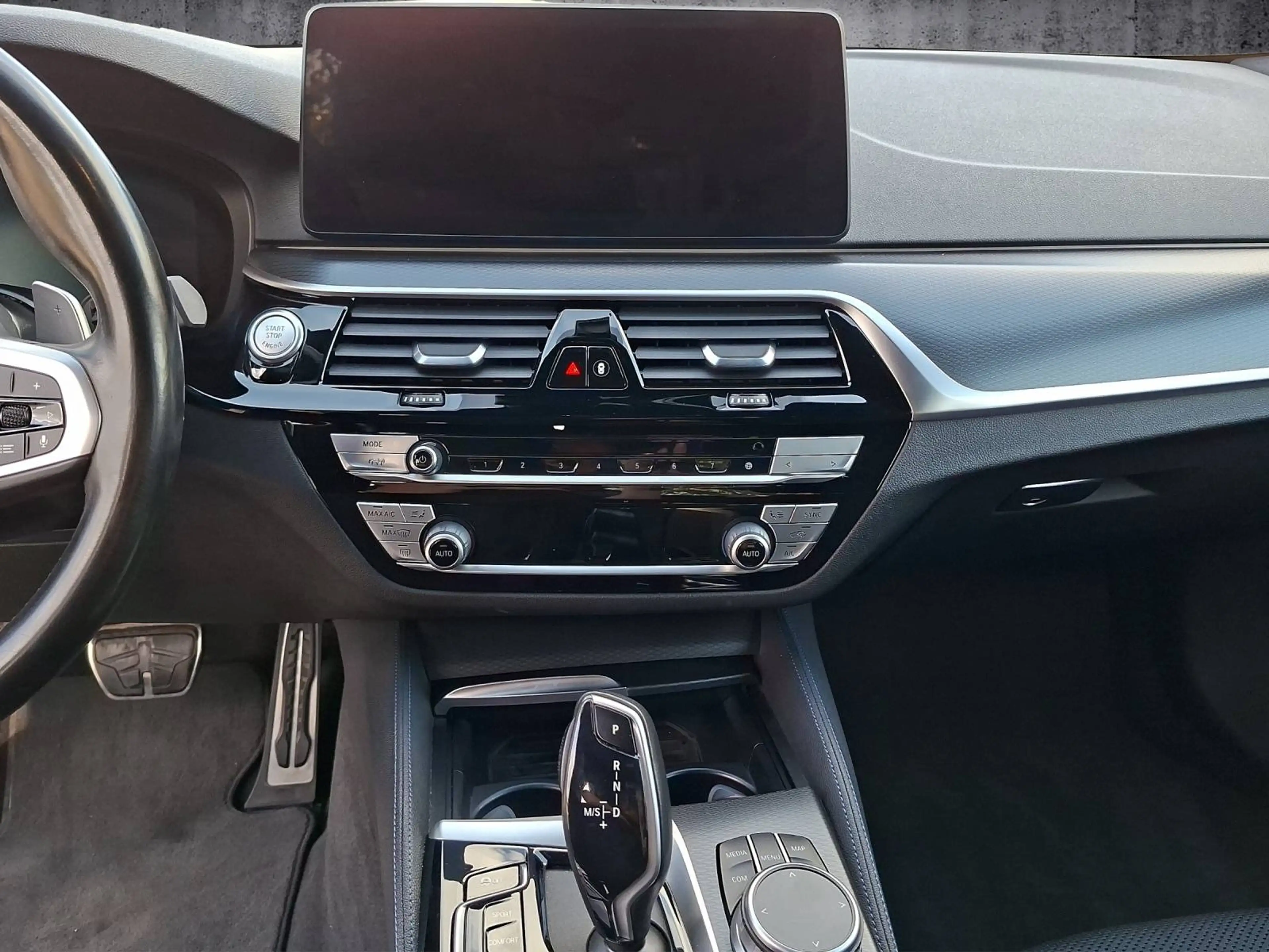 BMW 540 d xDrive M Sport/Laser/AHK/Head-Up — photo 11