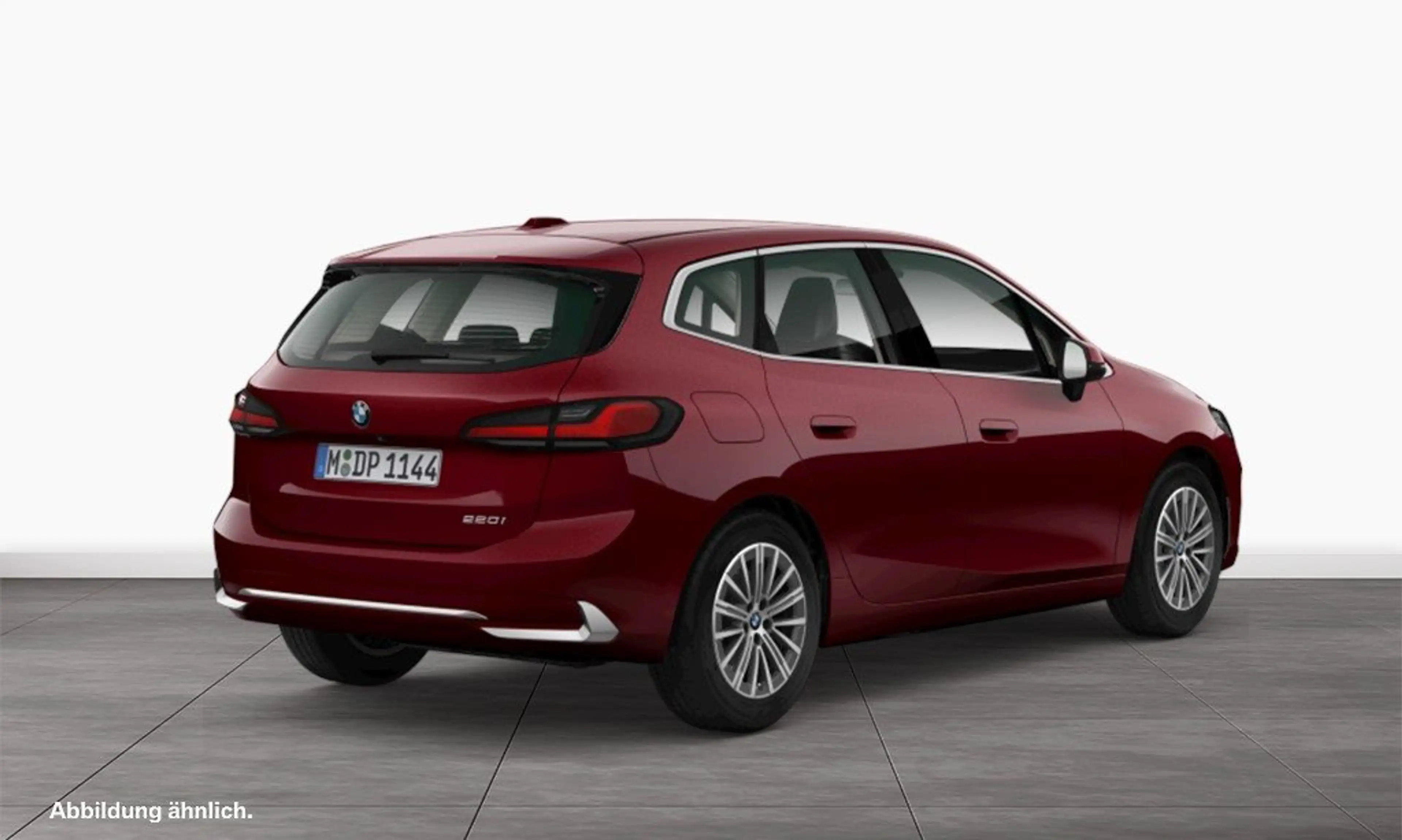 BMW 220 i Active Tourer — photo 2