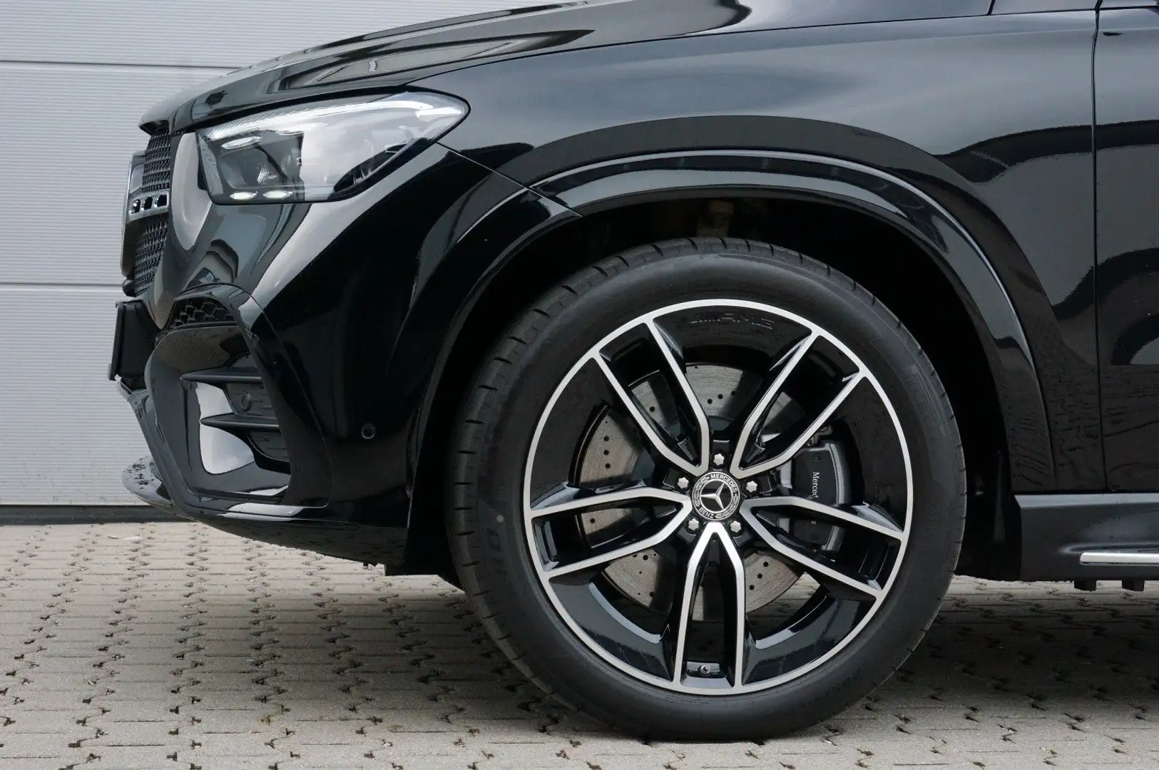 Mercedes-Benz GLE 450 d 4M SUV/AMG Premium/22"/MY25 Schwarz - 2