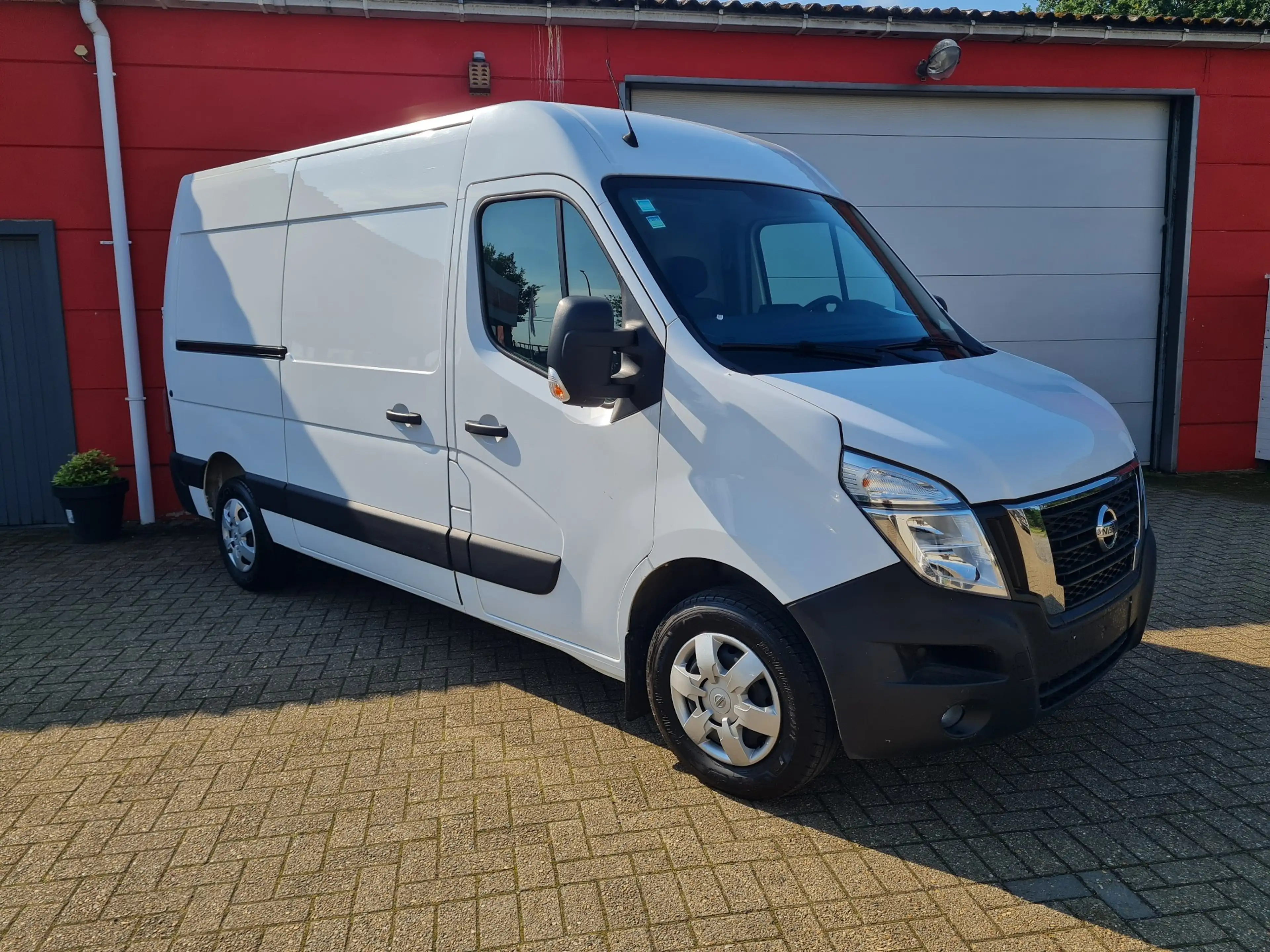 Nissan NV400 NV400 2.3 dCi L4H2 — photo 2