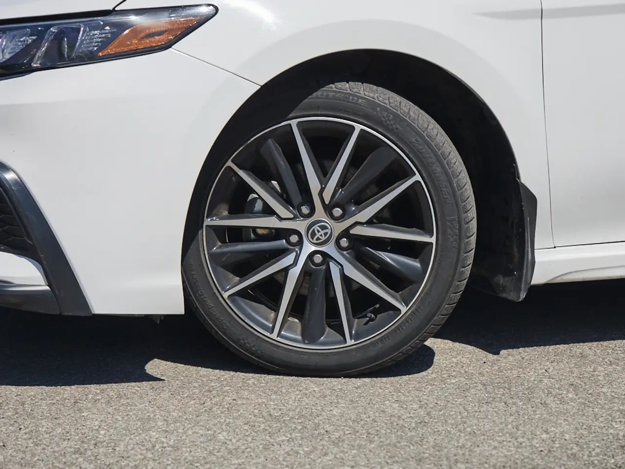 Toyota Camry снимка Toyota Camry