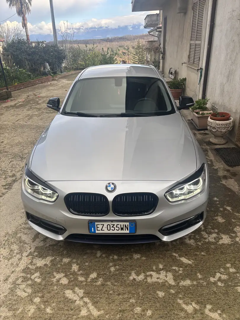 BMW 116 116d Urban 5p auto Argento - 2