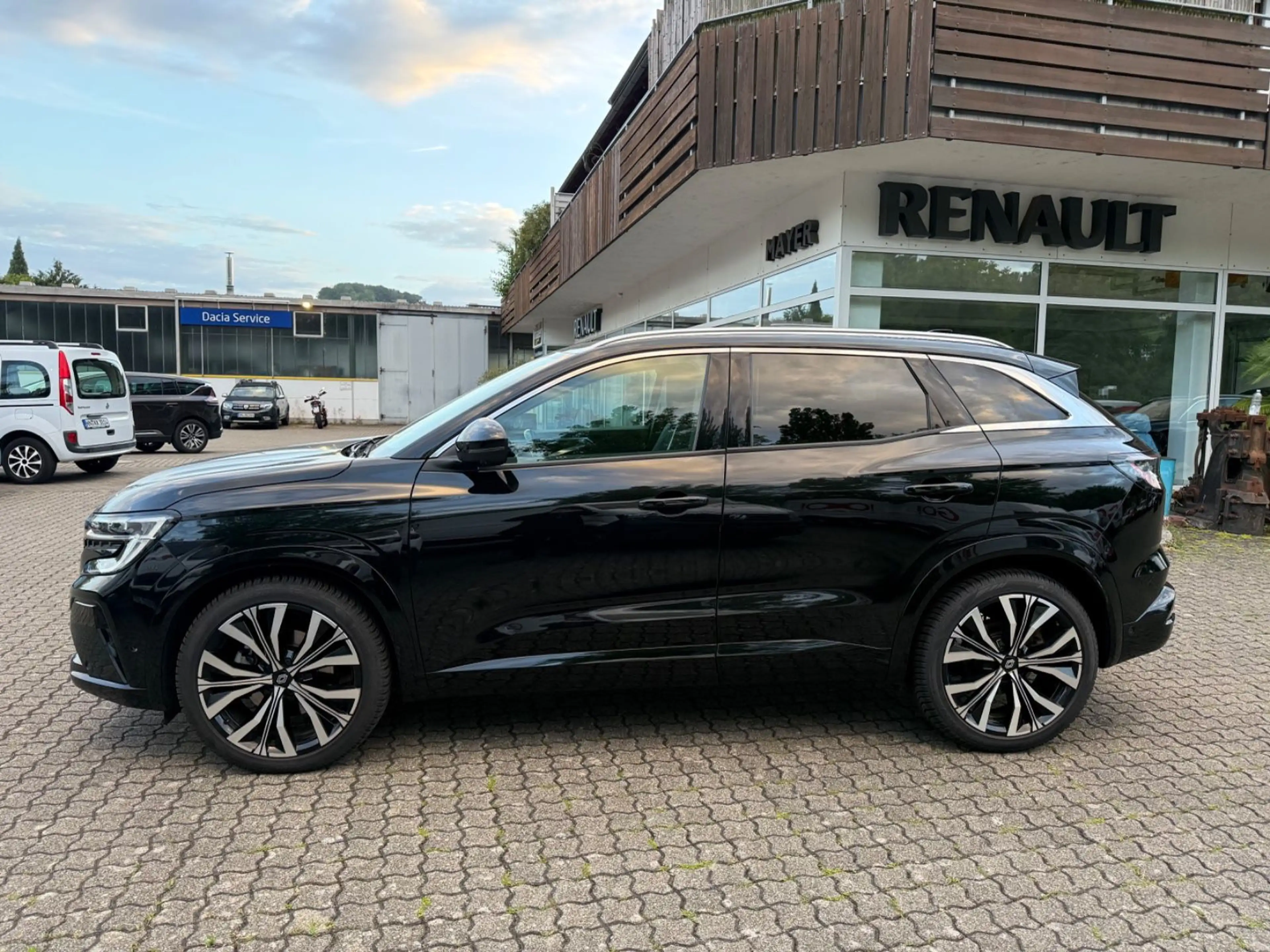 Renault Austral *E-Tech*Full Hybrid 200*Iconic*NAVI*PANO* — photo 3
