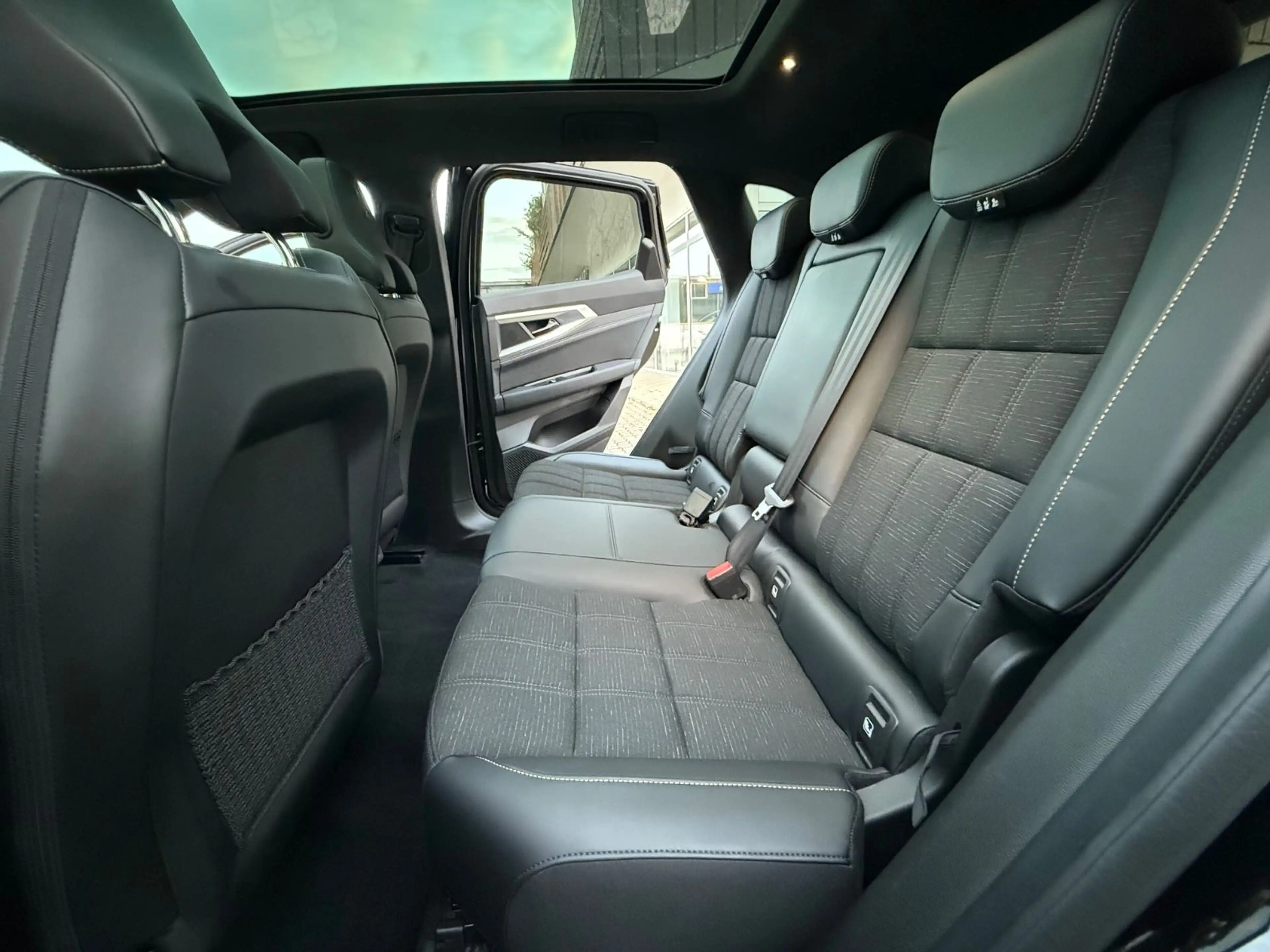 Renault Austral *E-Tech*Full Hybrid 200*Iconic*NAVI*PANO* — photo 12