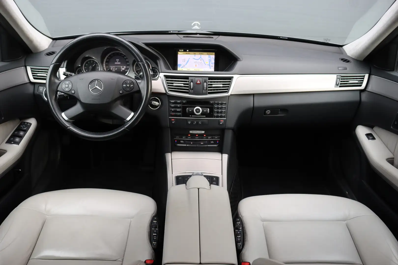 Mercedes-Benz E 350 CDI Avantgarde Aut7 | Airmatic | Distronic+ | Pano Grau - 2