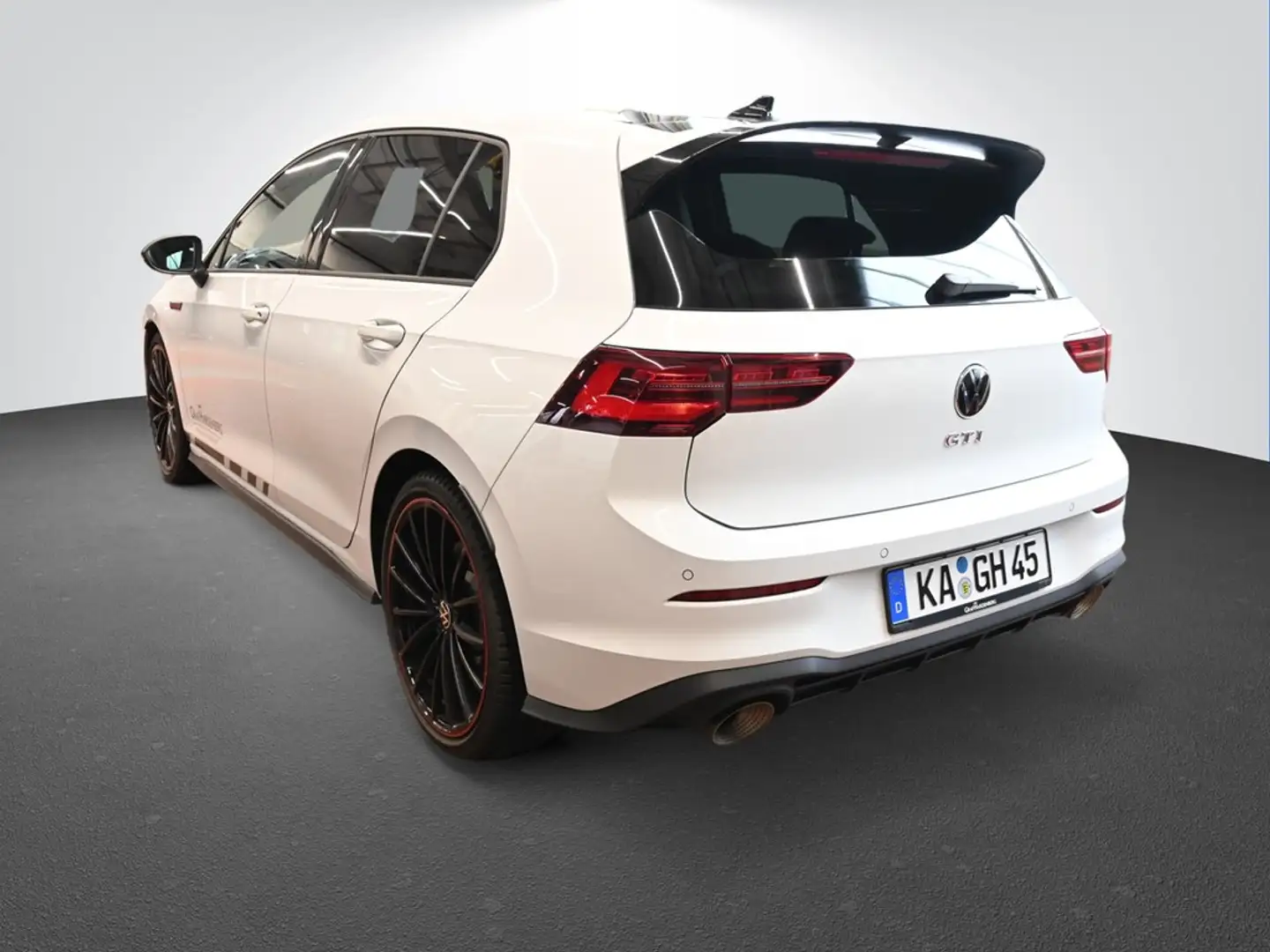 Volkswagen Golf VIII Lim 2.0 TSI Automatik GTI Clubsport Weiß - 2