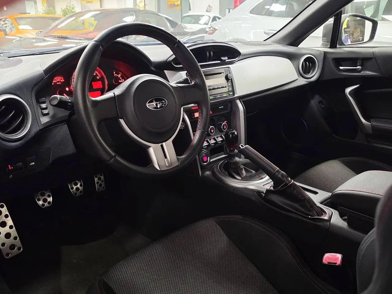 Subaru BRZ 2.0 | 200 ch | BVM | Barre anti-roulis Cusco | Pommeau Blitz | Volant cuir