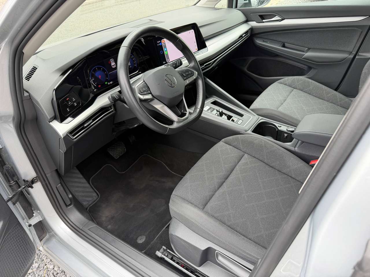 Volkswagen Golf 2024 — photo 8 sur 21