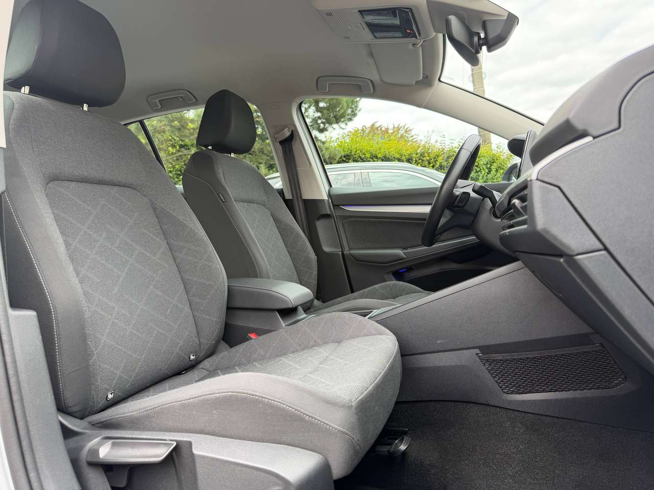 Volkswagen Golf 2024 — photo 12 sur 21