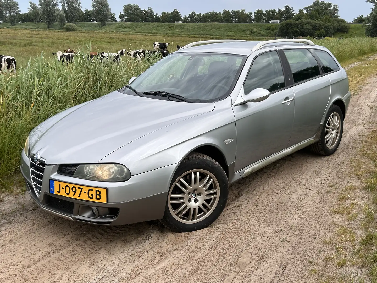 Alfa Romeo 147 156 Crosswagon 1.9 JTD Distinctive Grijs - 2