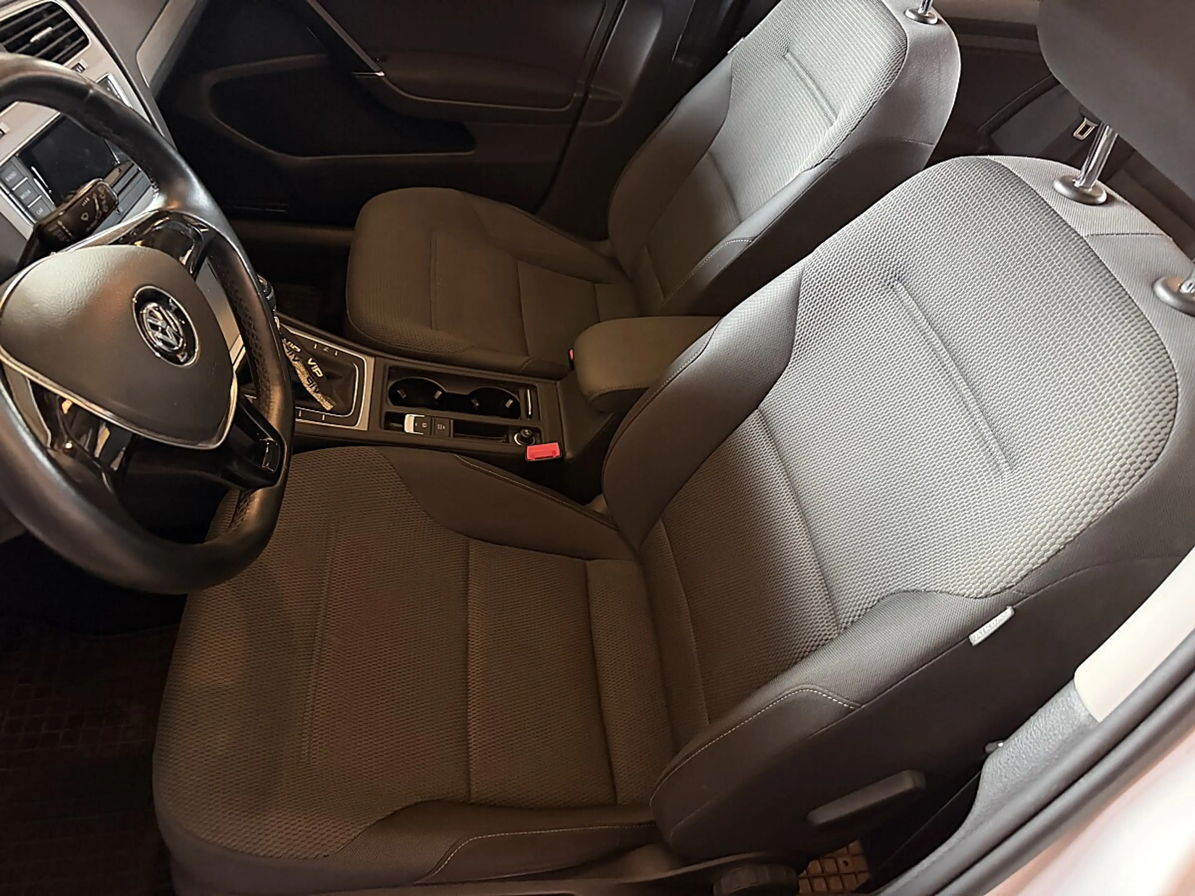 Volkswagen Golf R abbit 1,6 TDI BMT — photo 13