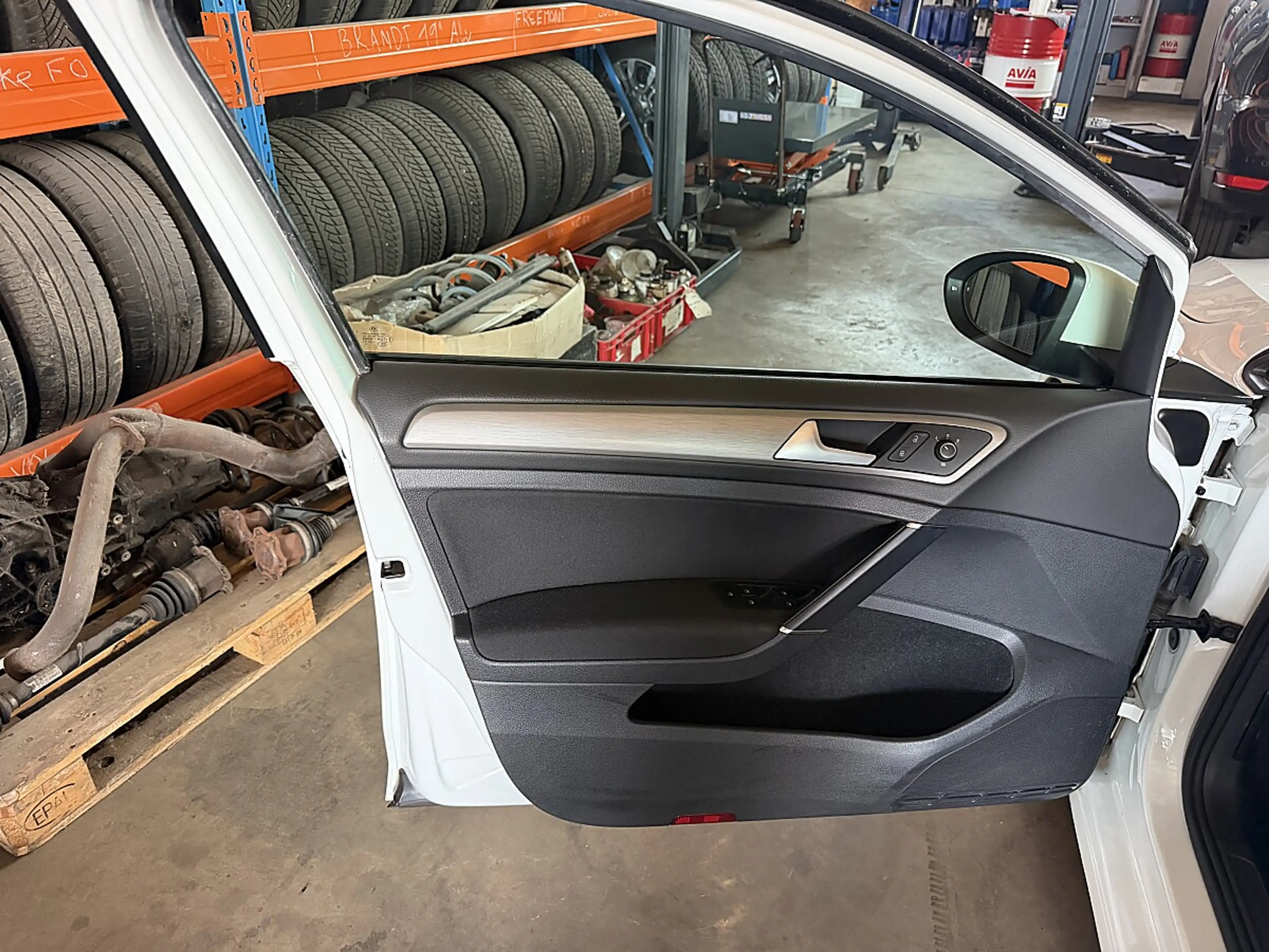 Volkswagen Golf R abbit 1,6 TDI BMT — photo 9