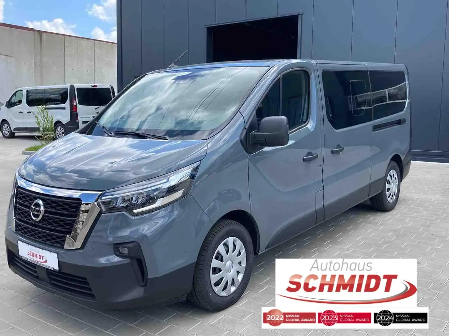 Nissan Primastar dCi150 L2H1 N-Connecta 8 Sitzer Šedá - 1