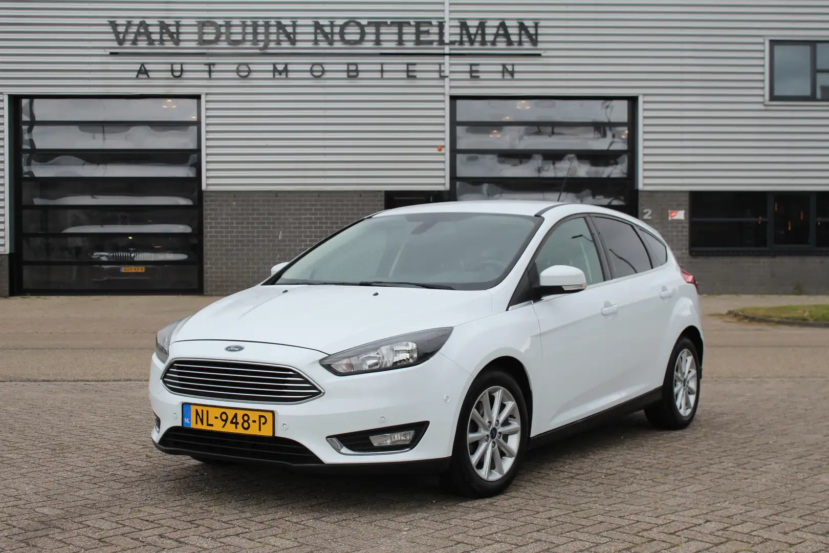Ford Focus 1.0 Titanium / Carplay / Climate / N.A.P. Wit - 1