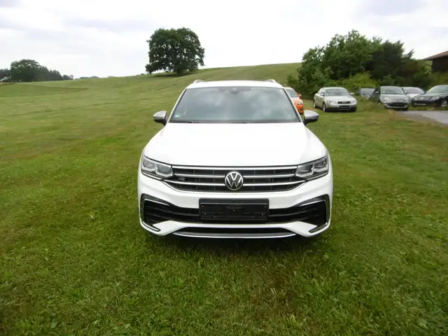 Volkswagen Tiguan Allspace R Line 4Motion Panorama Leder Kamera Matrix