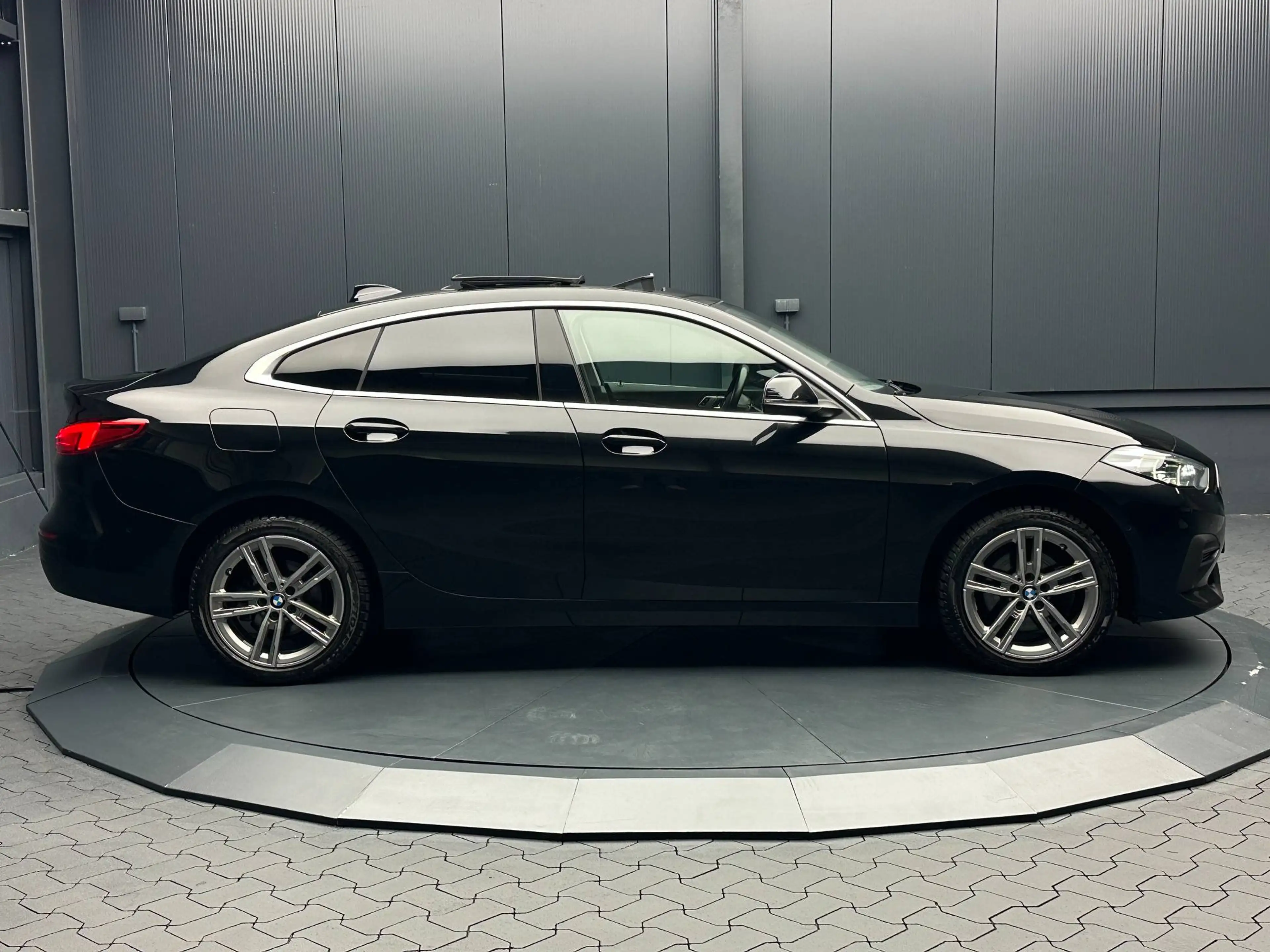 BMW 216 d Gran Coupé Advantage *PANORAMA*Sport-Sitze*NAVI* — photo 6