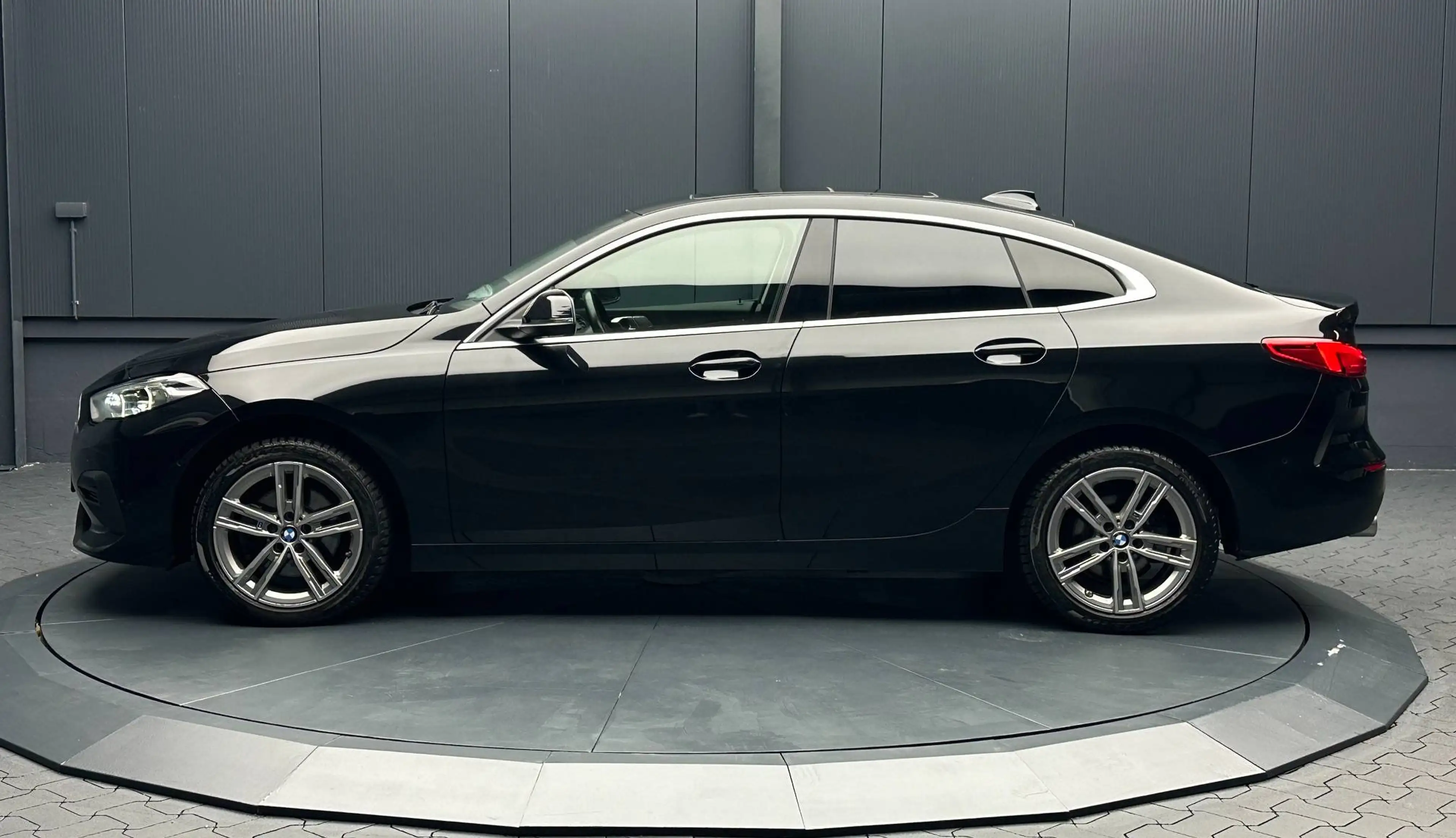 BMW 216 d Gran Coupé Advantage *PANORAMA*Sport-Sitze*NAVI* — photo 2