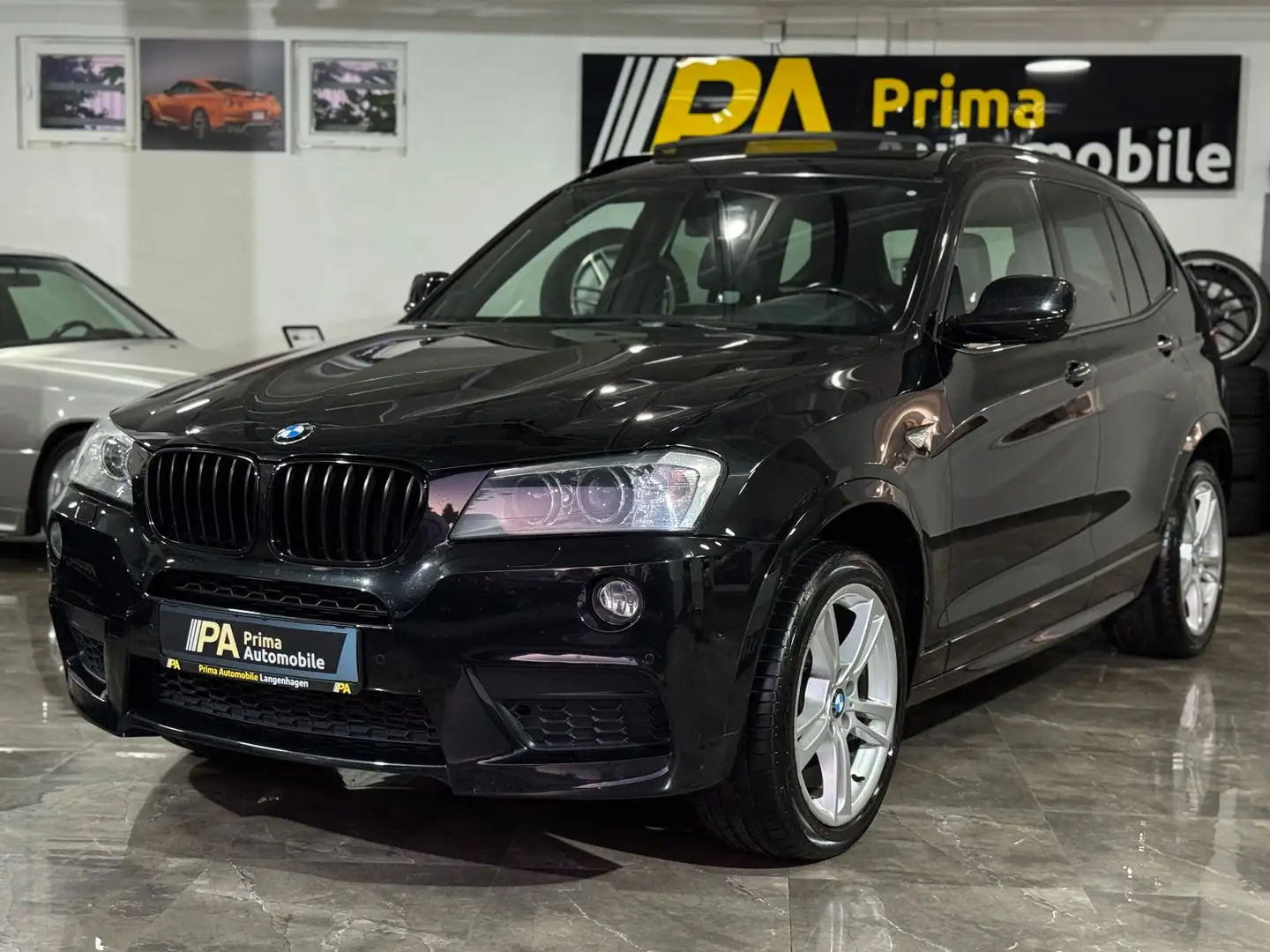 BMW X3 xDrive 35 d / M-Paket Keyless Autom. Pano AHK Schwarz - 1