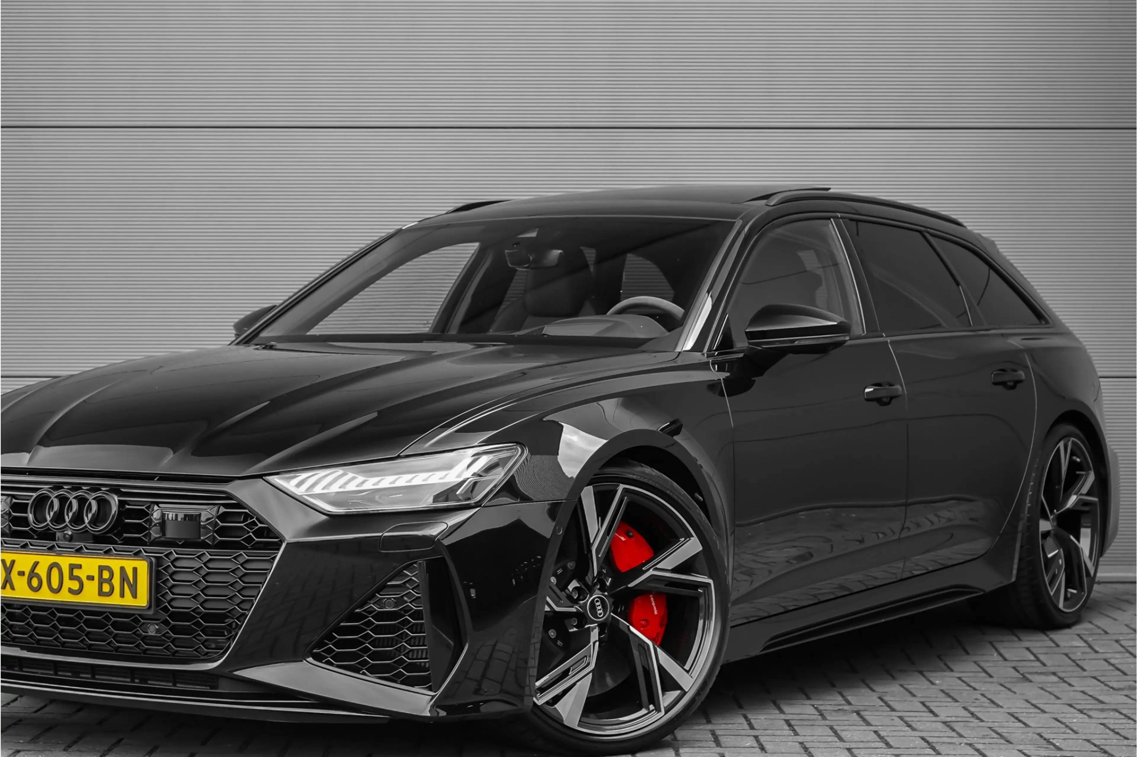 Audi RS6 Avant 4.0 TFSI Quattro Pano Dynamic Plus B&O 360° — photo 17