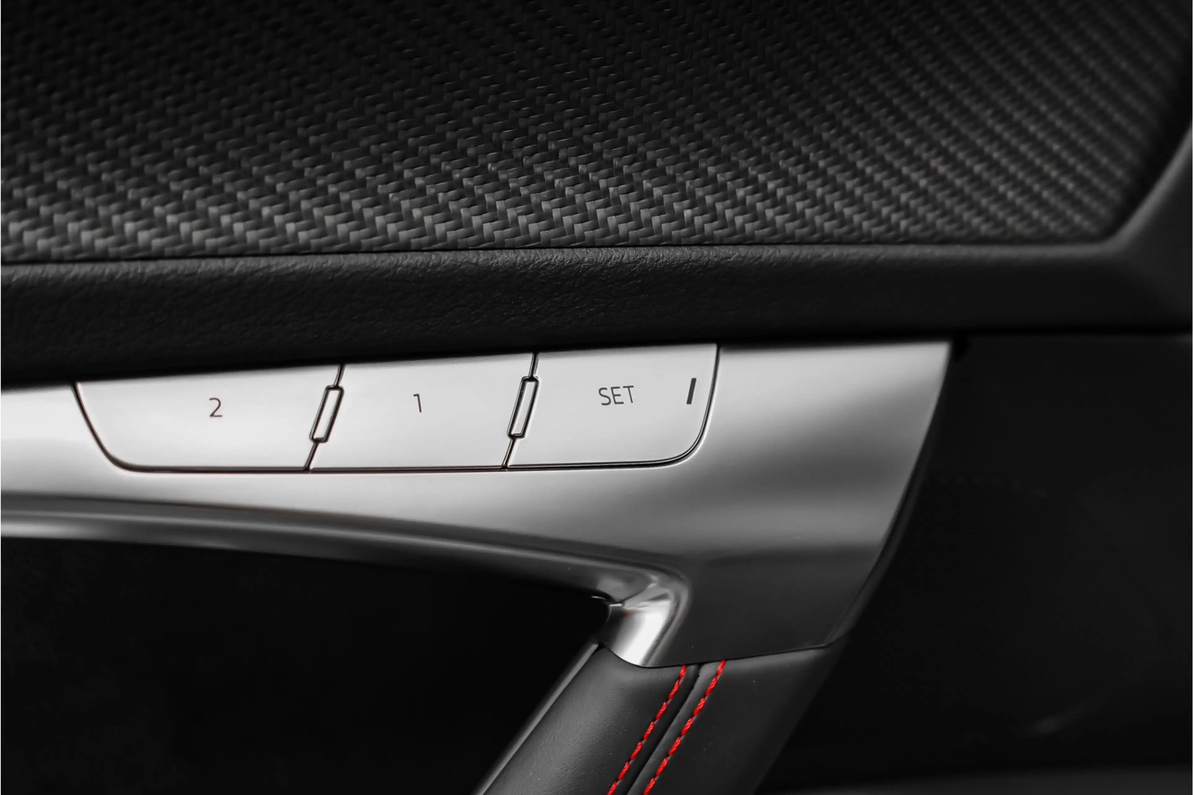 Audi RS6 Avant 4.0 TFSI Quattro Pano Dynamic Plus B&O 360° — photo 37