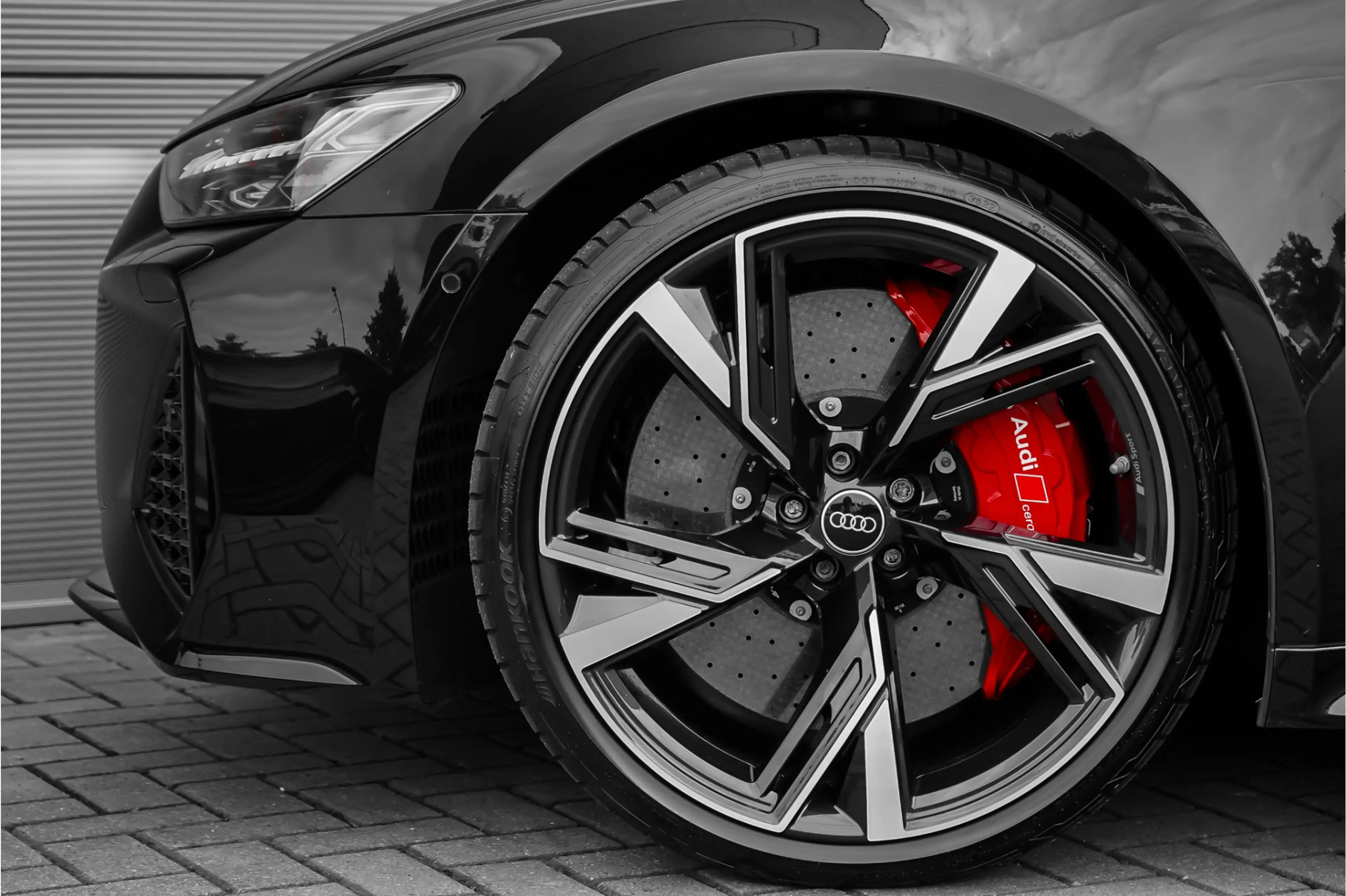 Audi RS6 Avant 4.0 TFSI Quattro Pano Dynamic Plus B&O 360° — photo 20