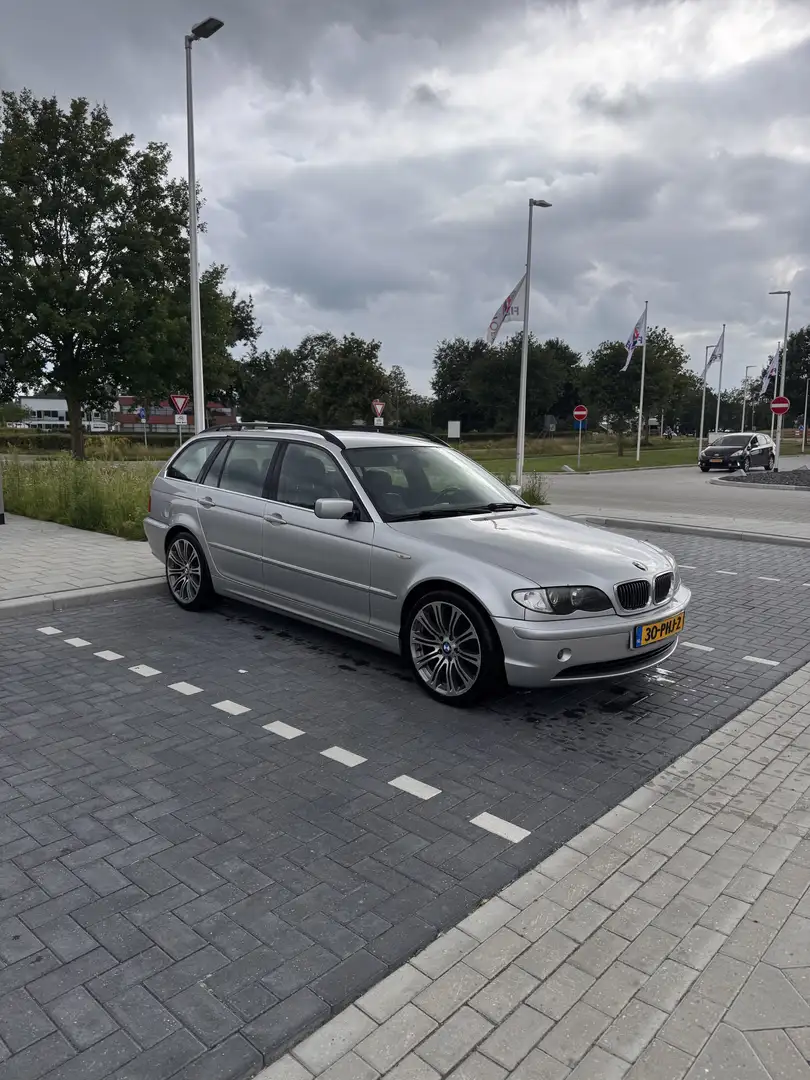 BMW 325 325i touring - 1
