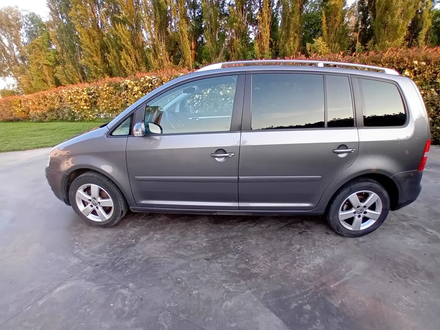Volkswagen Touran 1.9 tdi Trendline dsg - 2