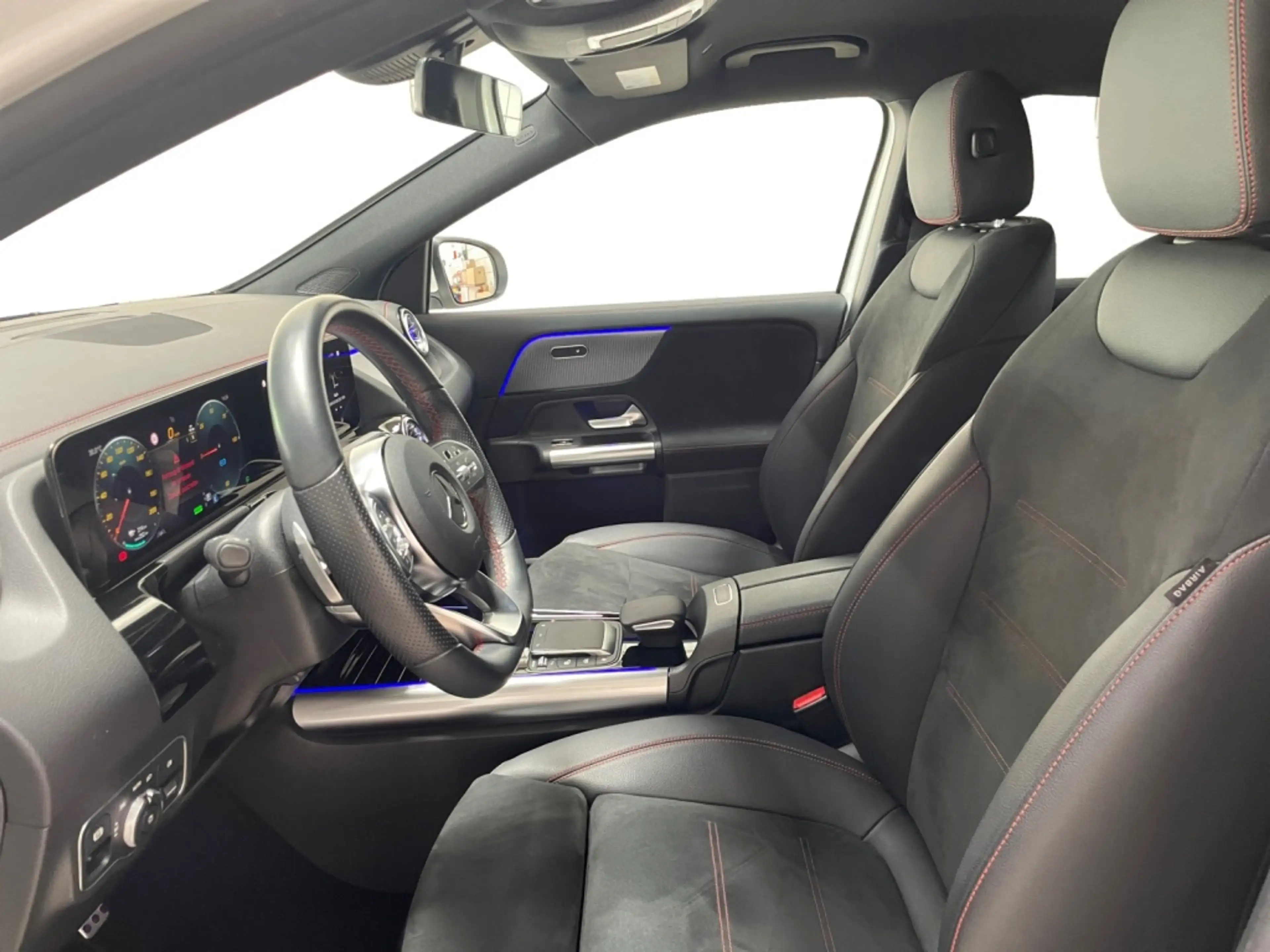 Mercedes-Benz EQA 300 4matic AMG AMG+MBUX+Wide+Cam+LED+Navi — photo 9