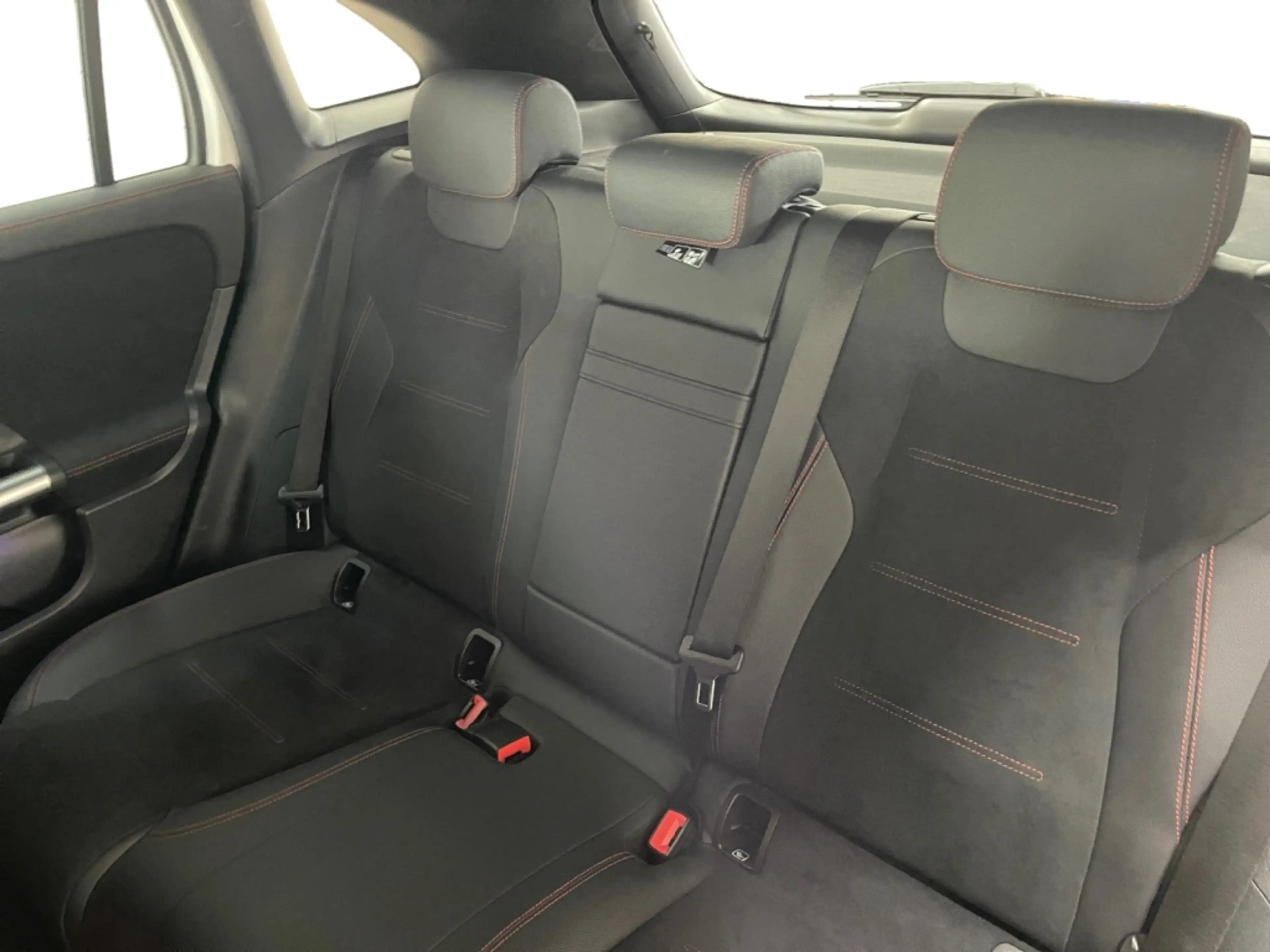 Mercedes-Benz EQA 300 4matic AMG AMG+MBUX+Wide+Cam+LED+Navi — photo 11