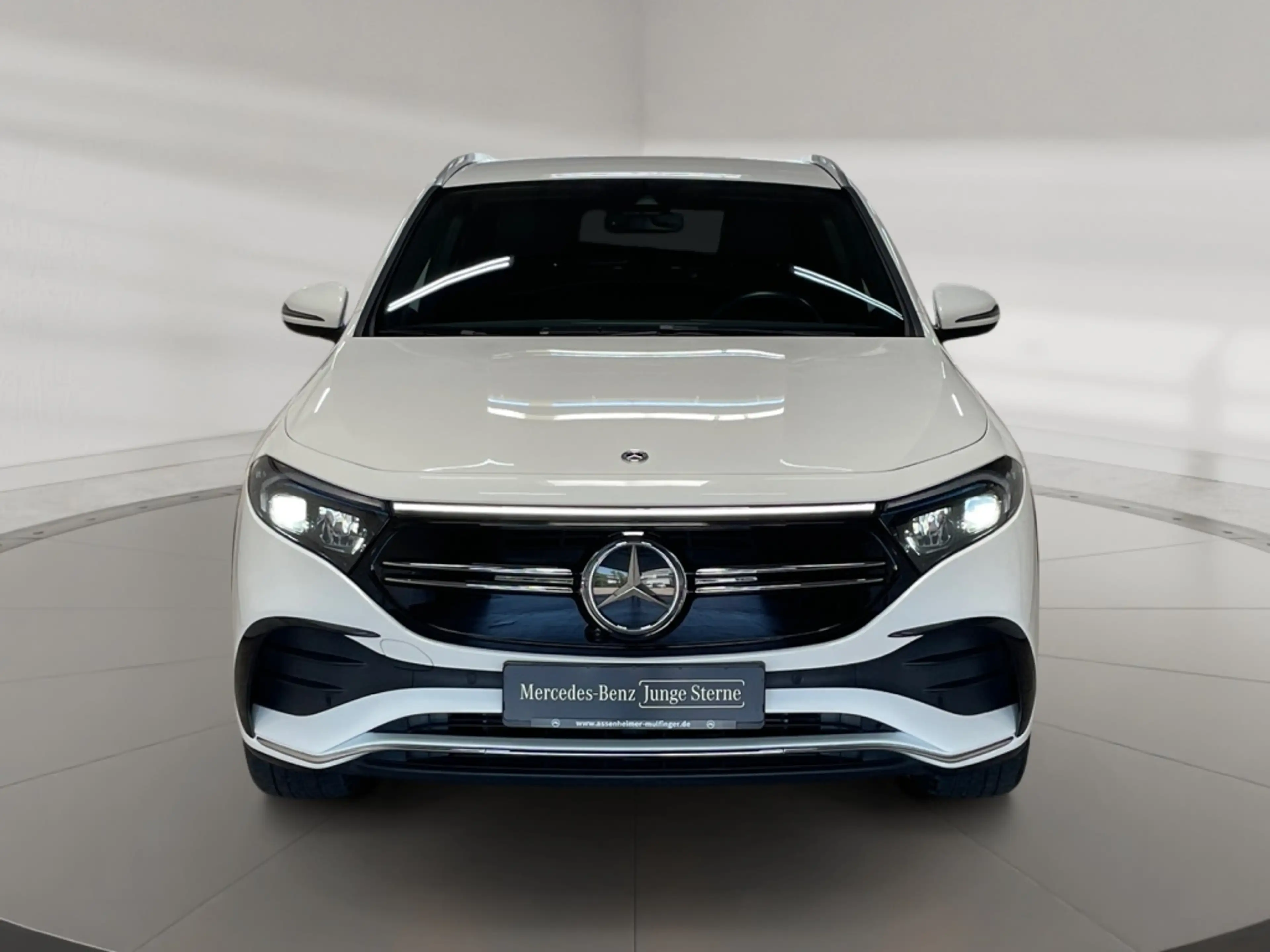 Mercedes-Benz EQA 300 4matic AMG AMG+MBUX+Wide+Cam+LED+Navi — photo 7
