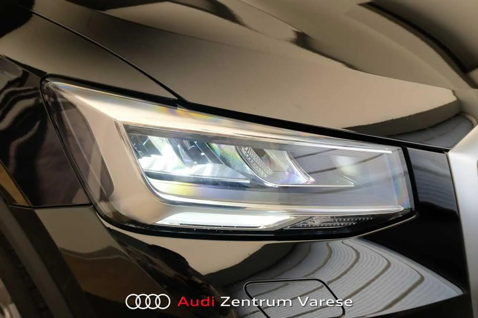 Audi Q2 35 2.0 tdi Business s-tronic Schwarz - 2