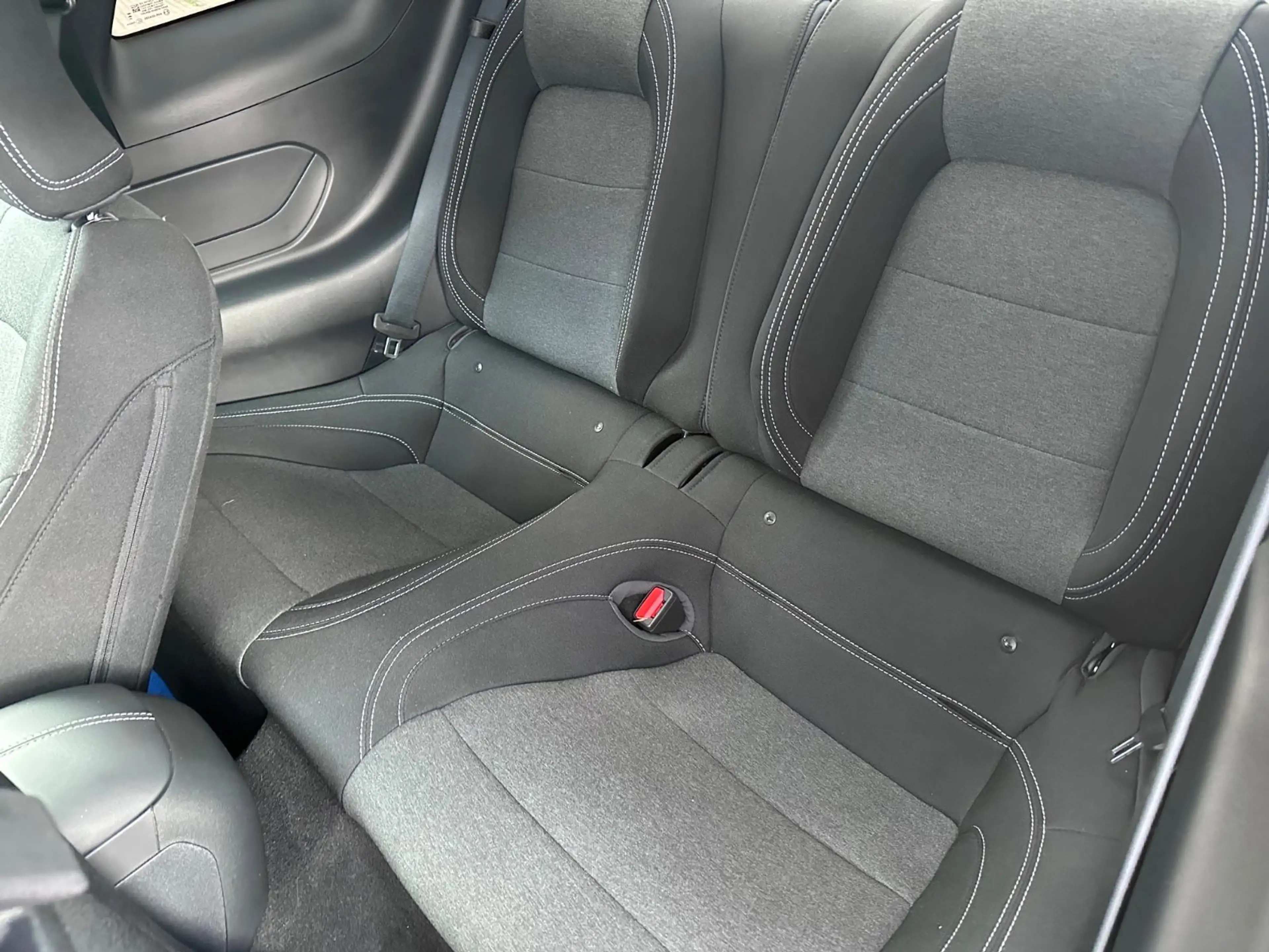 Ford Mustang 2.3 Sportback — photo 13
