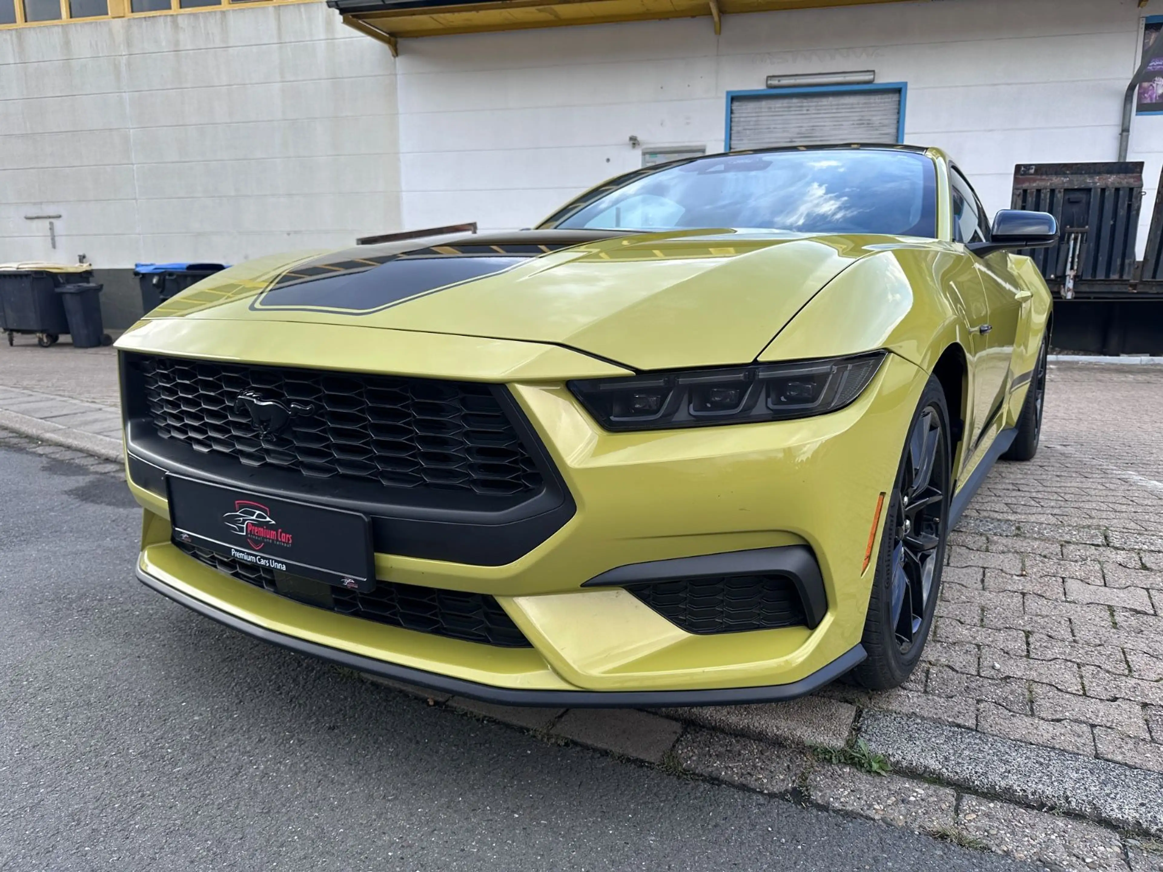 Ford Mustang 2.3 Sportback — photo 2
