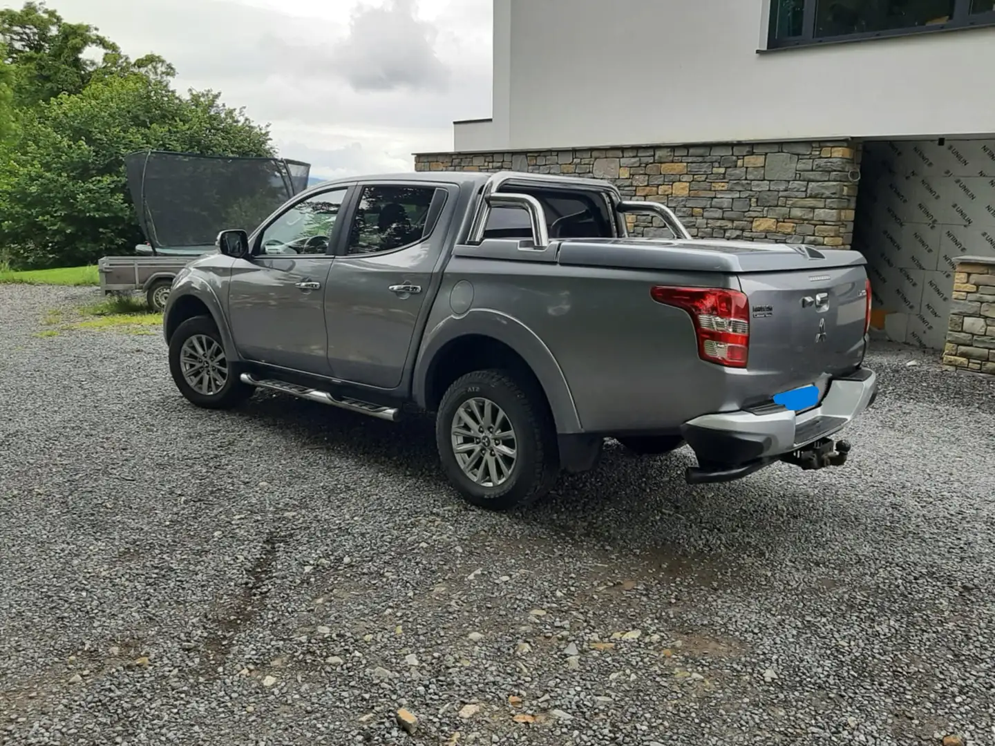Mitsubishi L200 2.4 DI-D 4WD Intense Gris - 1