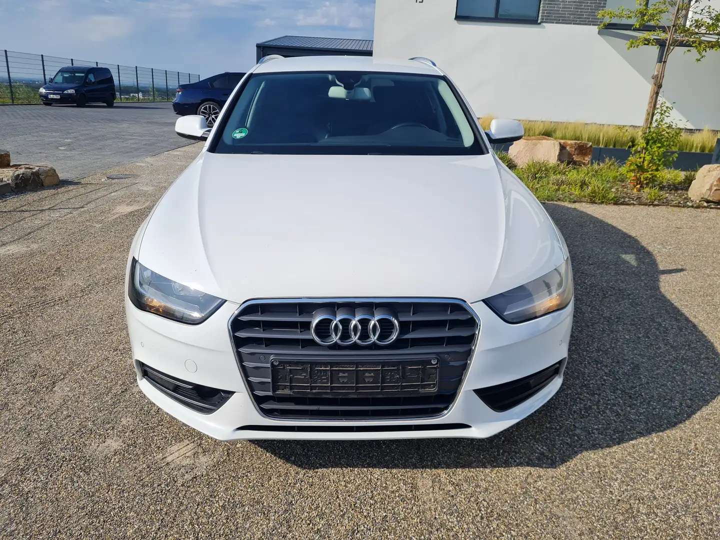 Audi A4 Ambition Weiß - 2