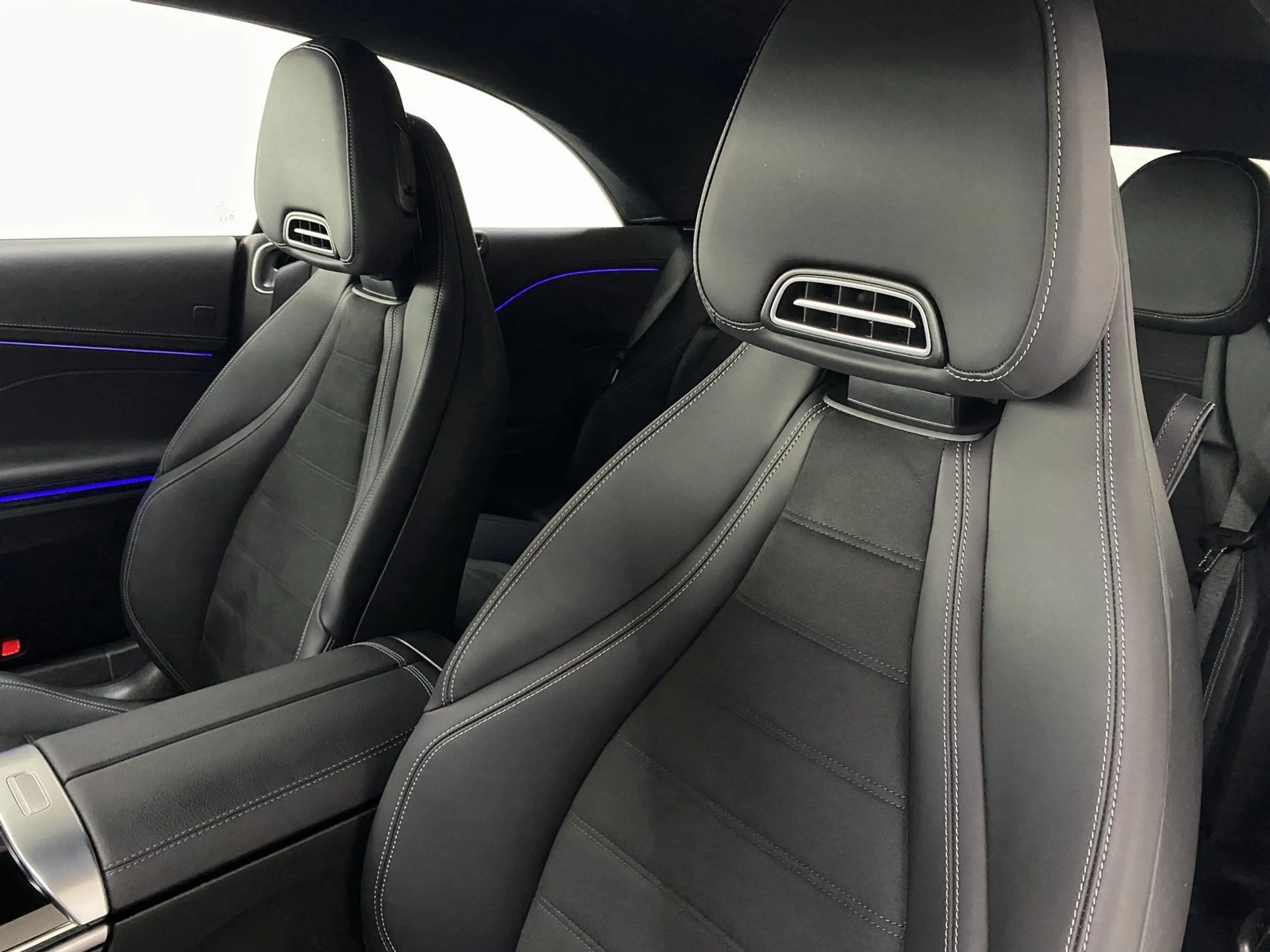 Mercedes-Benz CLE 180 CABRIO AMG+AIRSCARF+VOR-DIST+KEY+MEMORY — photo 9