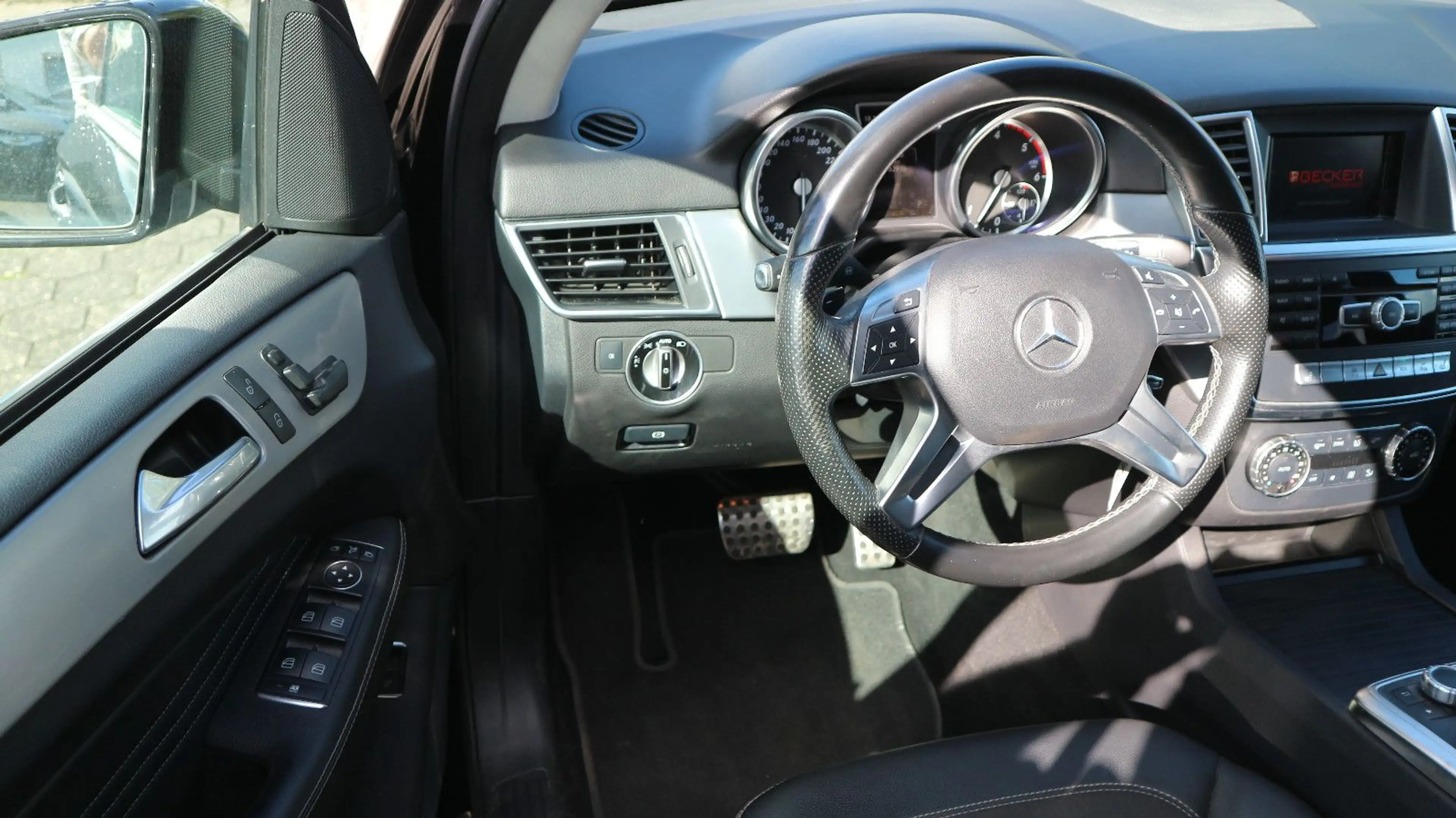 Mercedes-Benz ML 350 CDI BlueTec 4Matic AHK/Leder/NAVI/Xenon.. — photo 13