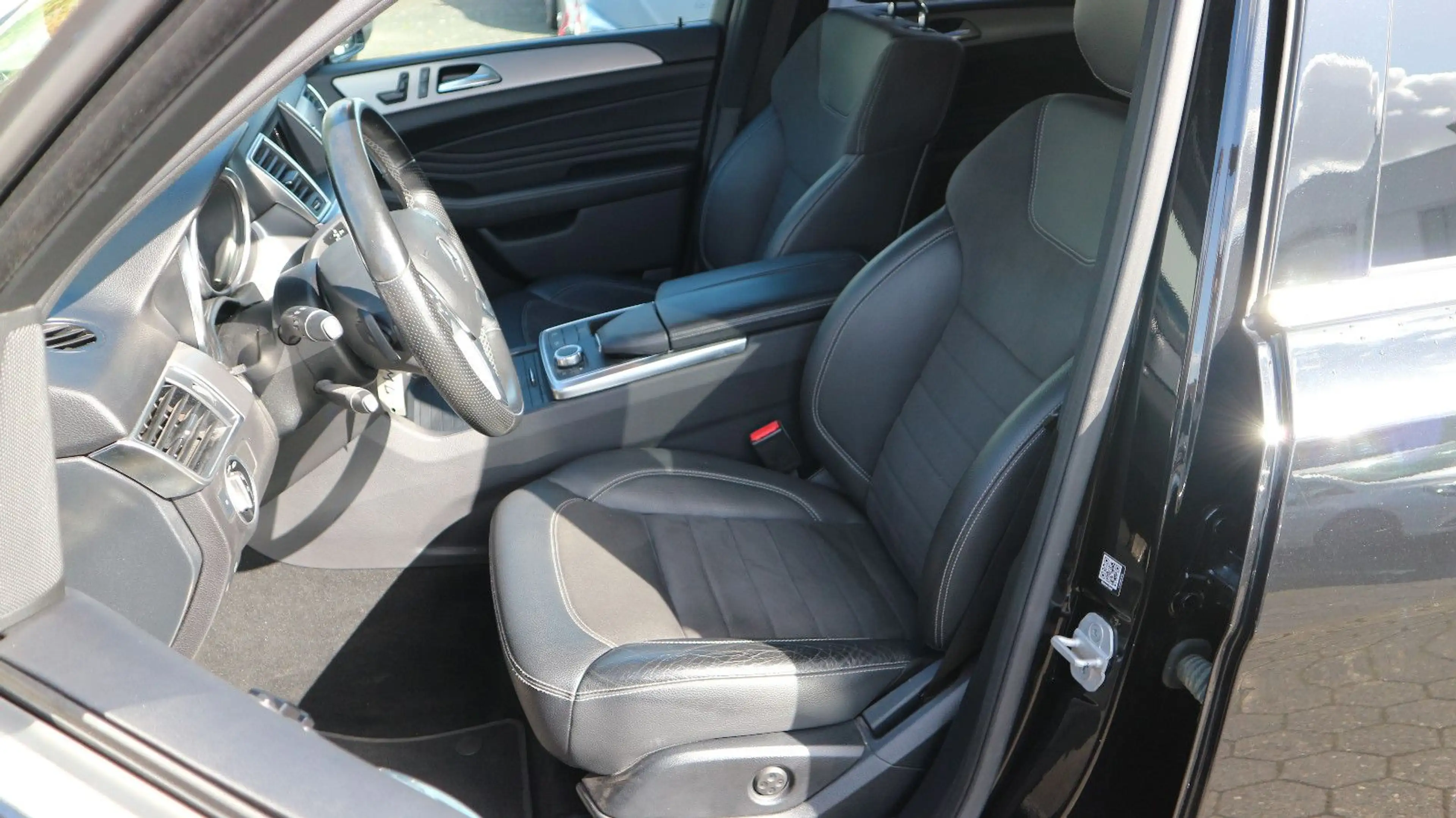 Mercedes-Benz ML 350 CDI BlueTec 4Matic AHK/Leder/NAVI/Xenon.. — photo 12