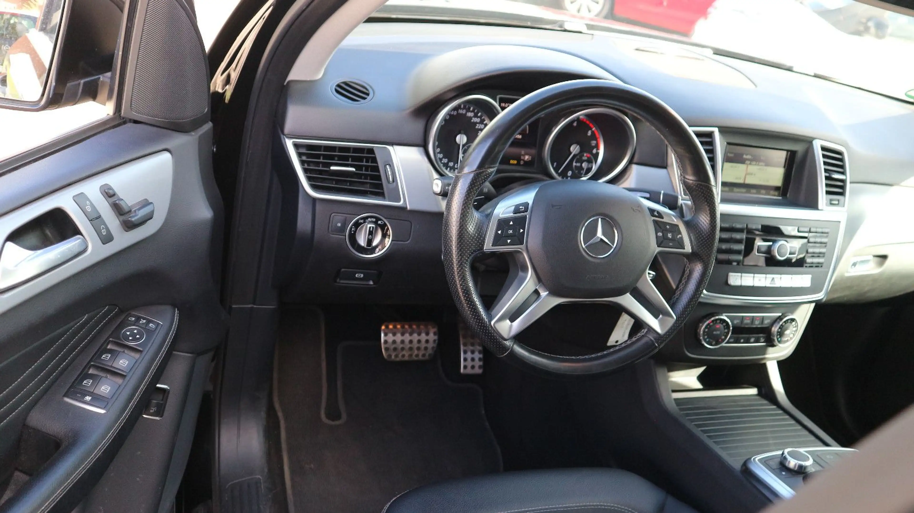 Mercedes-Benz ML 350 CDI BlueTec 4Matic AHK/Leder/NAVI/Xenon.. — photo 15
