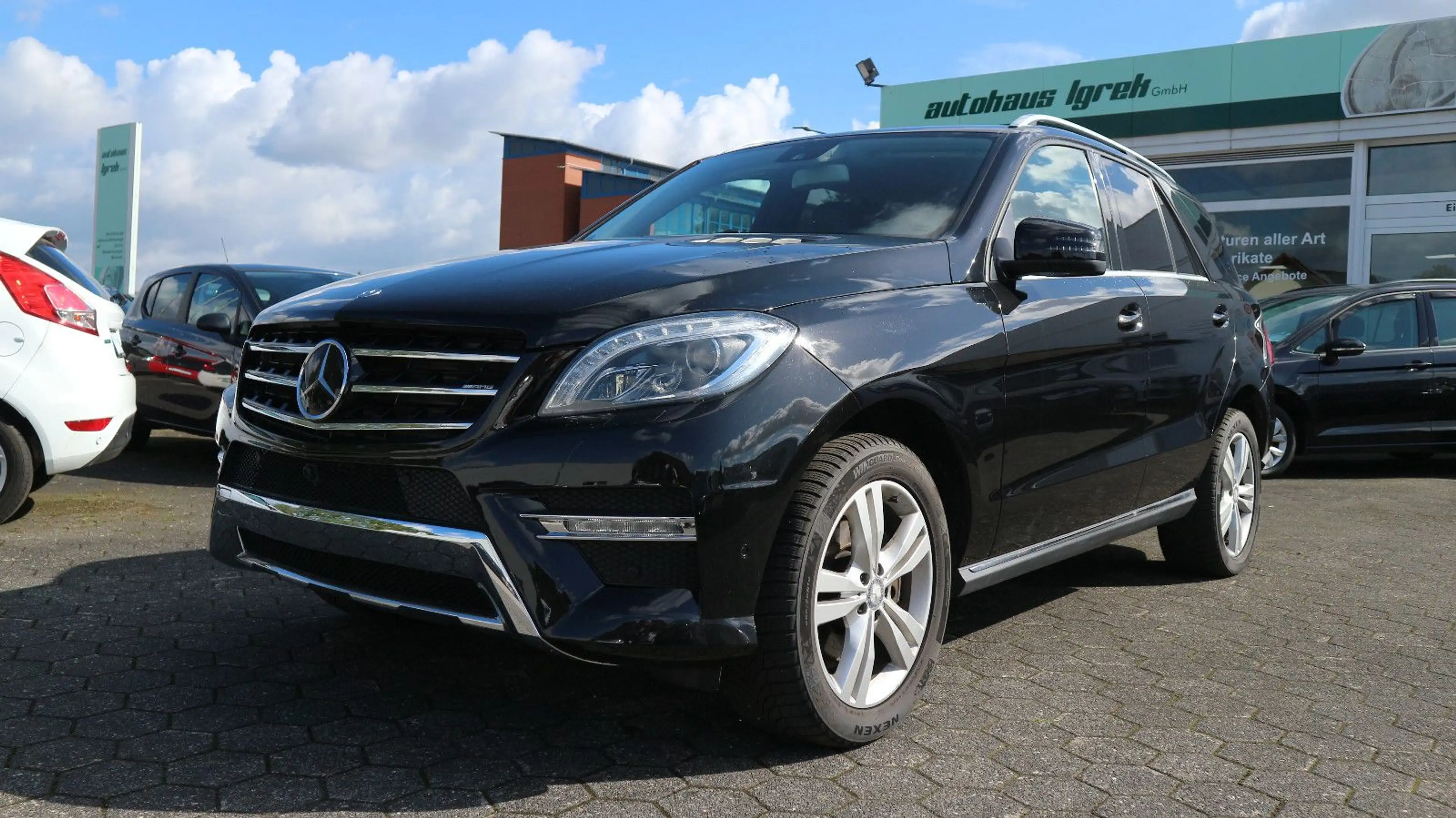 Mercedes-Benz ML 350 CDI BlueTec 4Matic AHK/Leder/NAVI/Xenon..